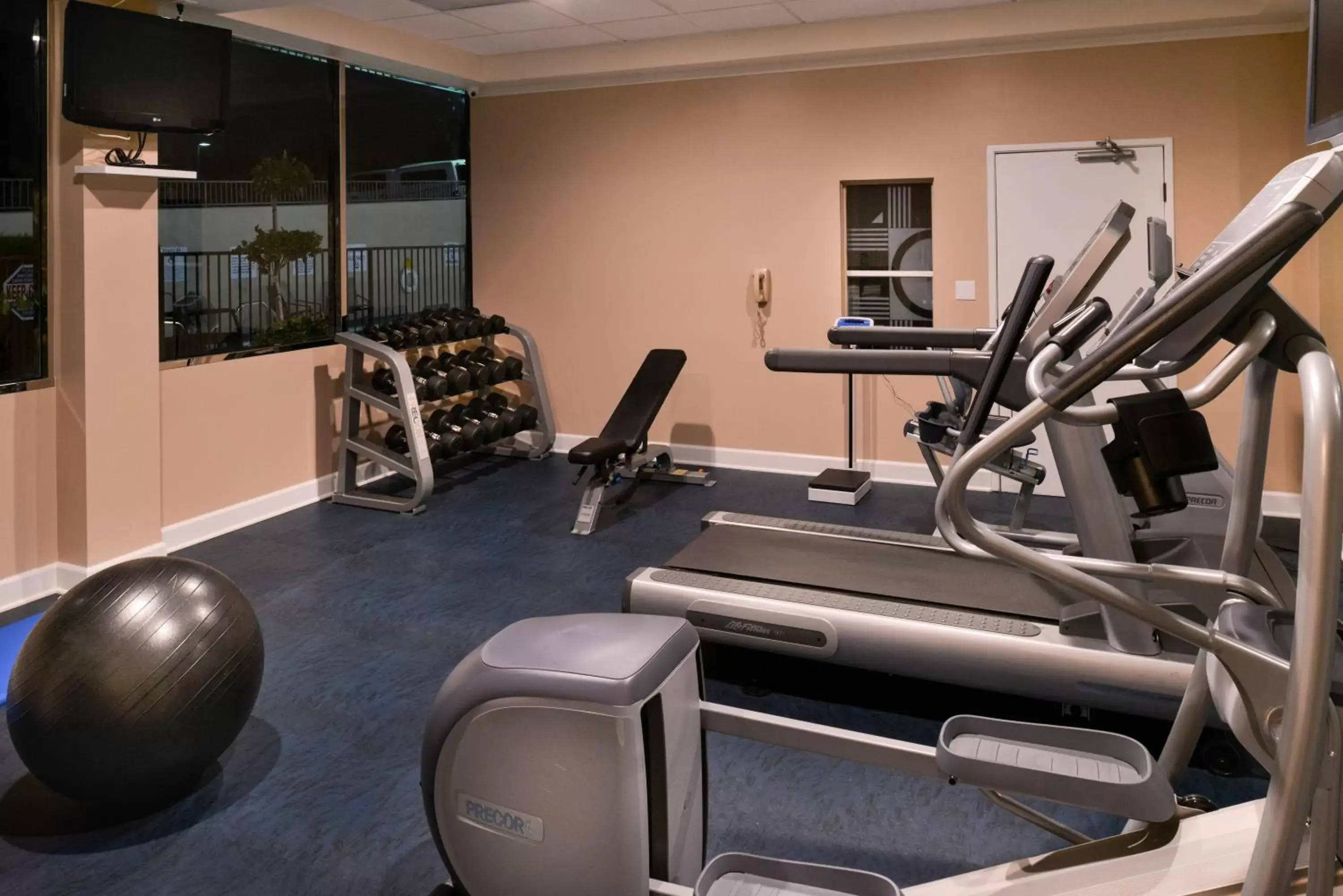 Fitness centre/facilities, Fitness Center/Facilities in Holiday Inn Express Hotel & Suites Pasadena-Colorado Boulevard, an IHG Hotel