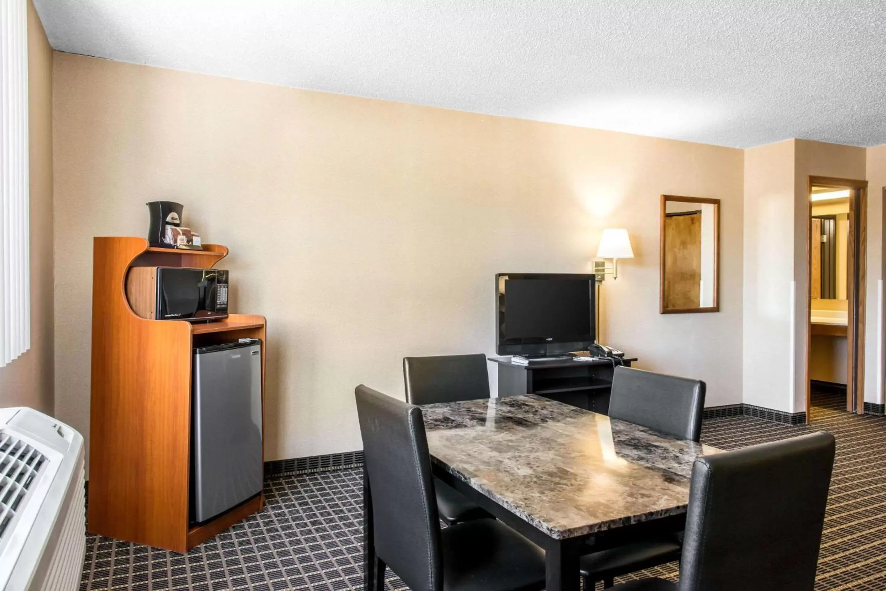 Photo of the whole room, TV/Entertainment Center in Quality Inn Meadville