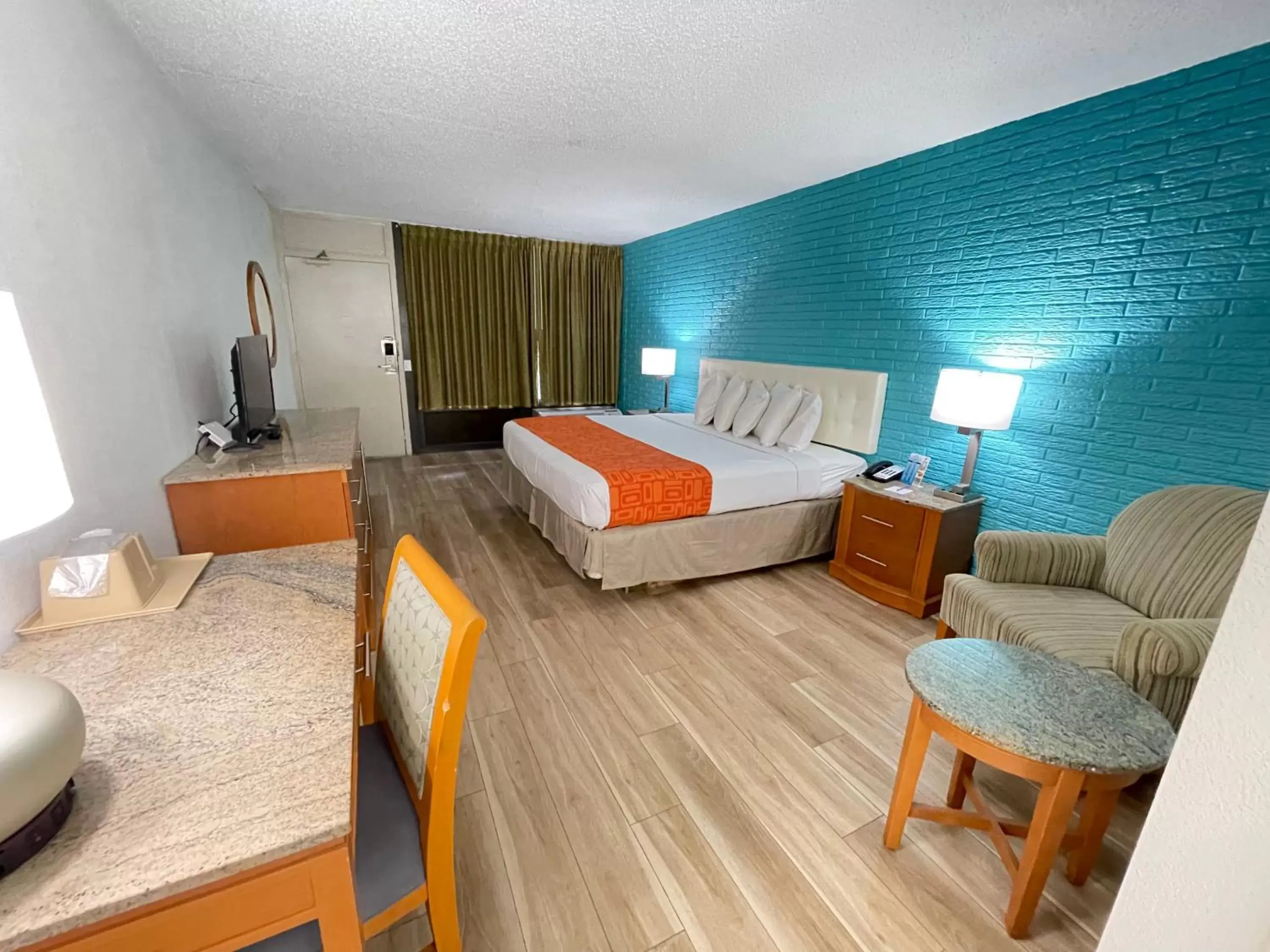 Photo of the whole room, Bed in Howard Johnson by Wyndham Galloway Atlantic City Area