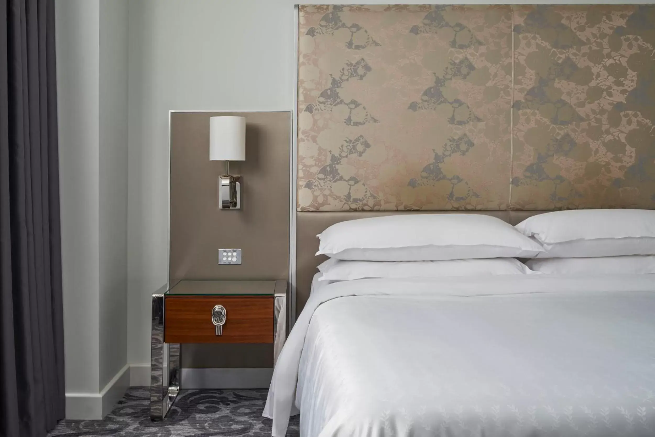 Bed in Sheraton Melbourne Hotel