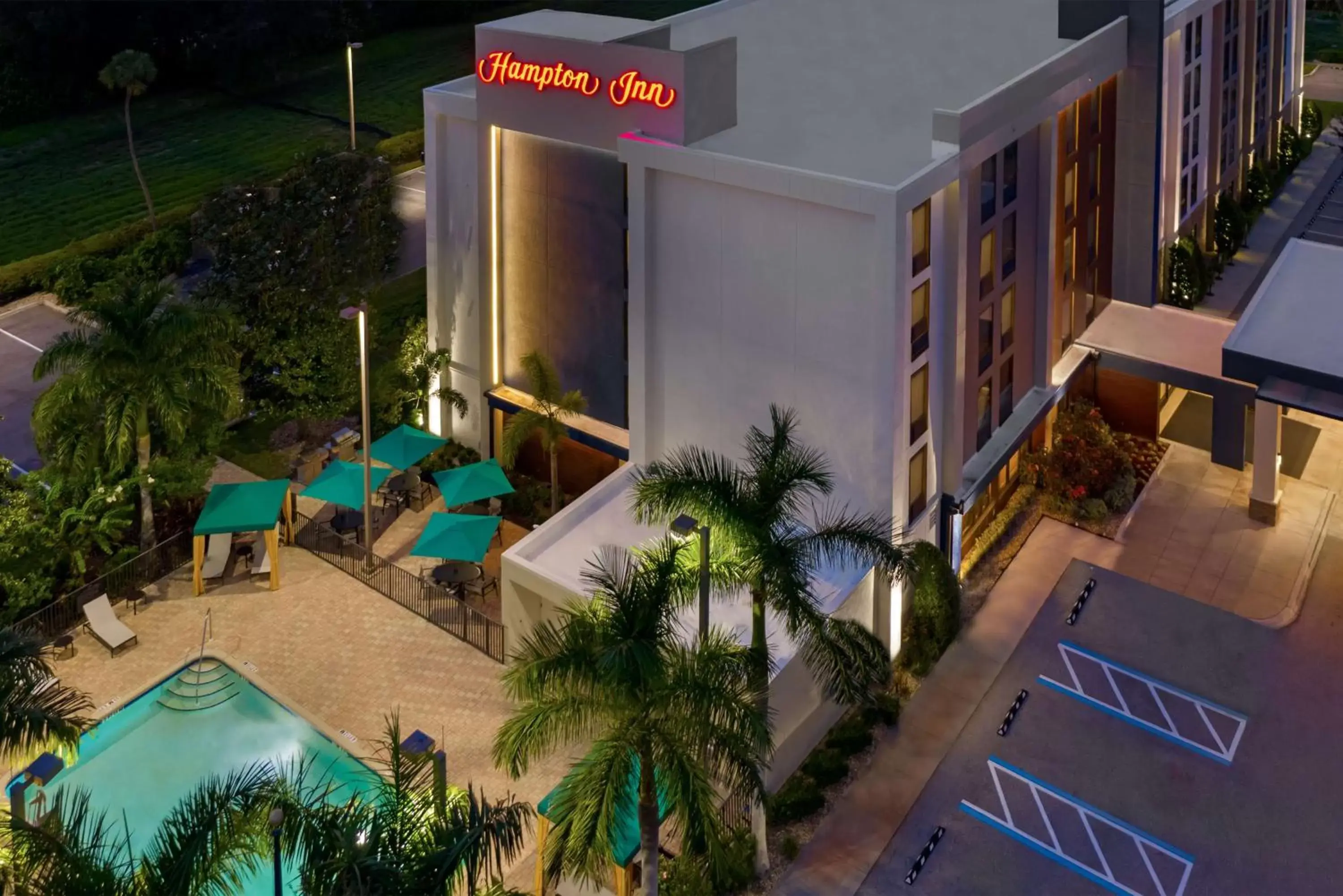 Pool view in Hampton Inn Ellenton/Bradenton Pool view in Hampton Inn Ellenton/Bradenton