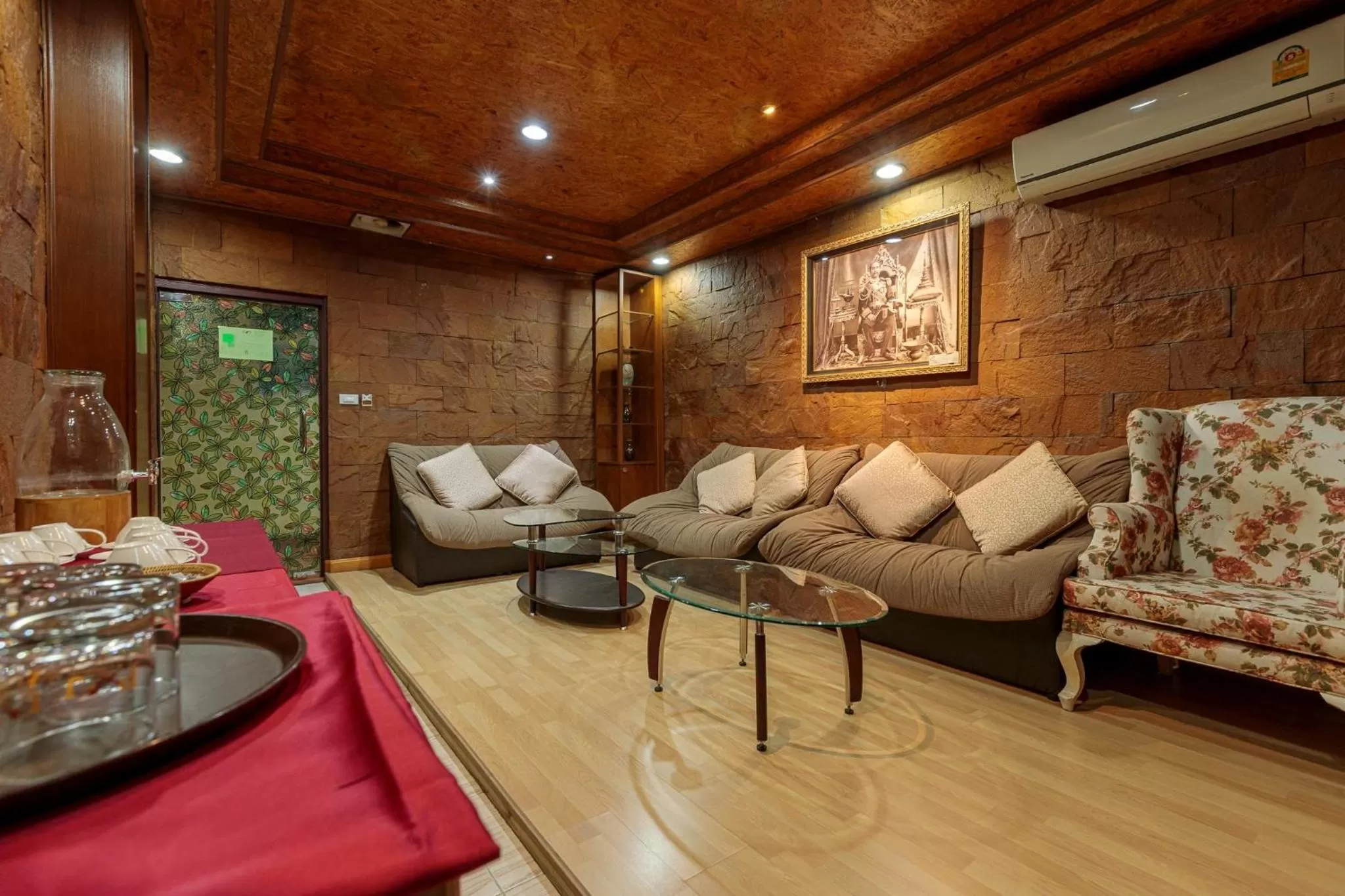 Living room in PJ Watergate Hotel