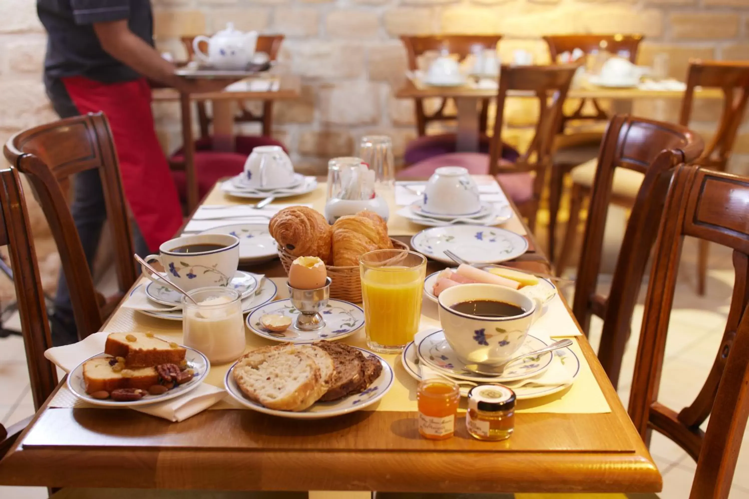 Breakfast, Restaurant/Places to Eat in Le Relais Montmartre