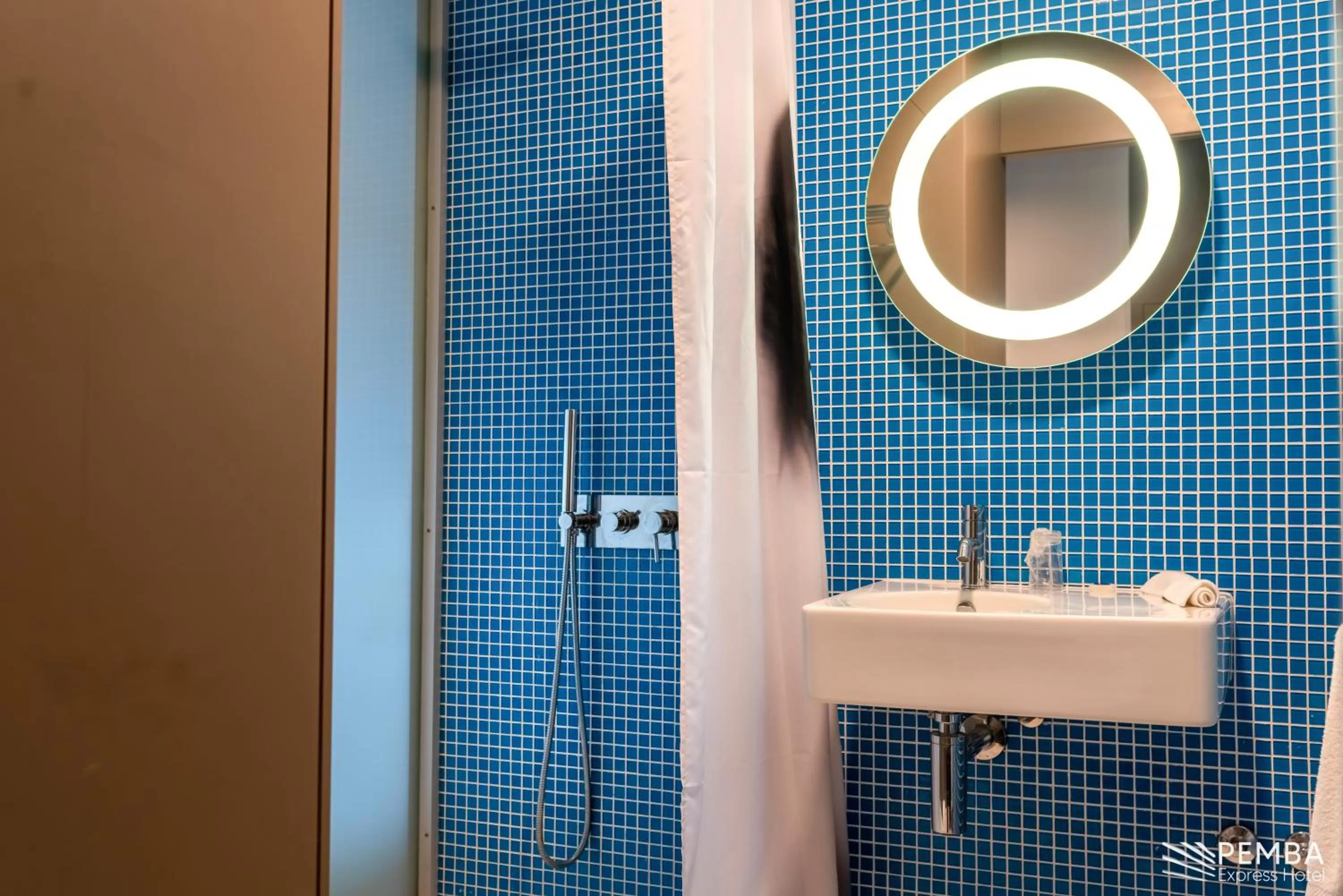 Bathroom in Pemba Express Hotel