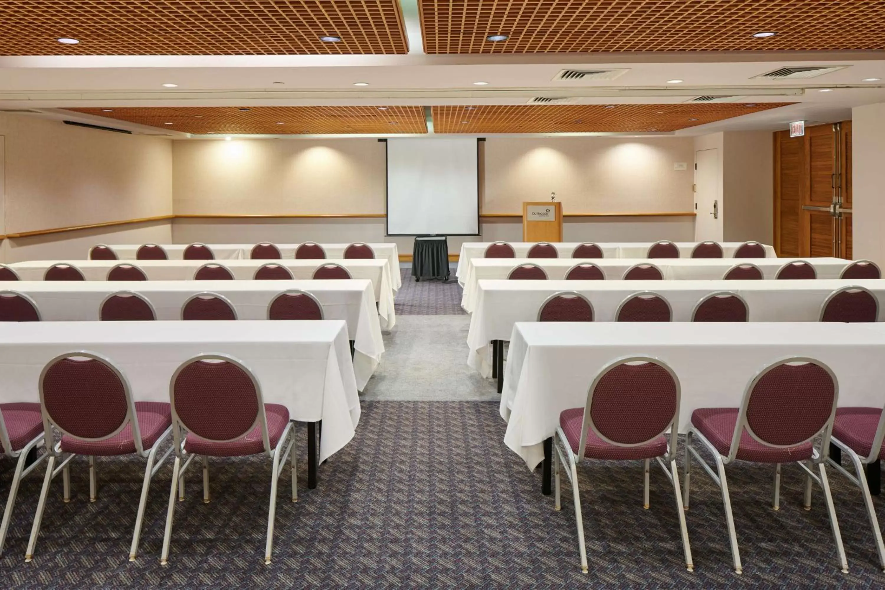 Meeting/conference room in OHANA Waikiki East by OUTRIGGER