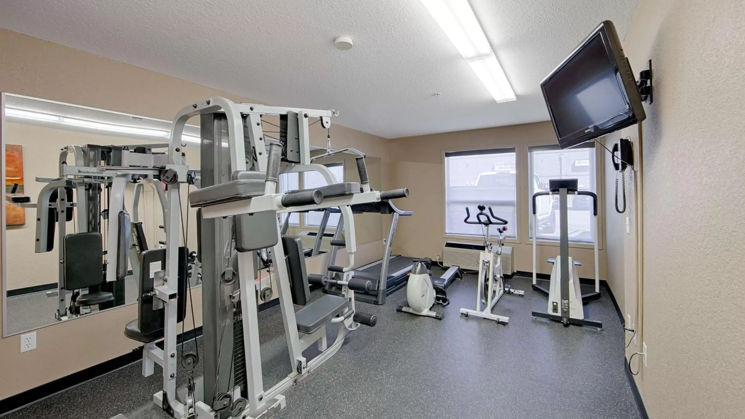 Fitness centre/facilities, Fitness Center/Facilities in Best Western Strathmore Inn