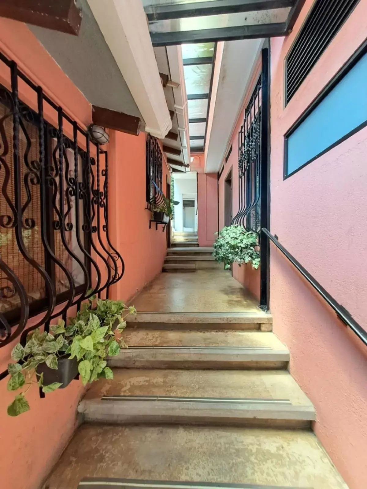 Property building in Rossa Palma Property building in Rossa Palma