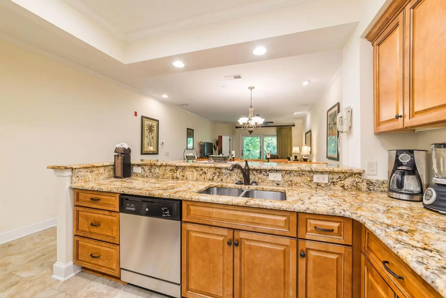 Kitchen or kitchenette, Kitchen/Kitchenette in Coral Sands Resort by Palmera