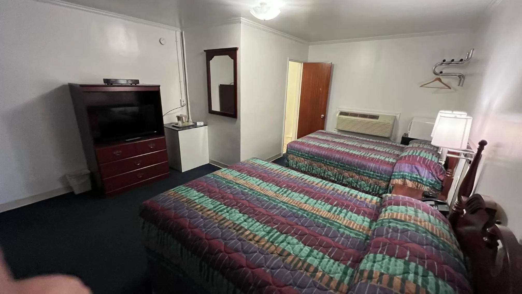 Bedroom, Bed in Four Oaks Lodging