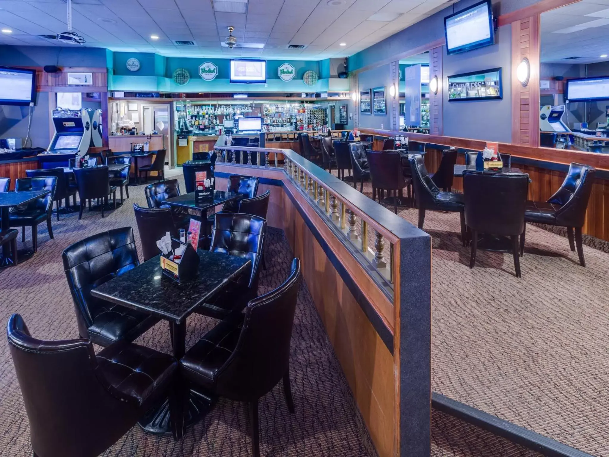 Lounge or bar, Restaurant/Places to Eat in Heritage Inn Hotel & Convention Centre - Brooks