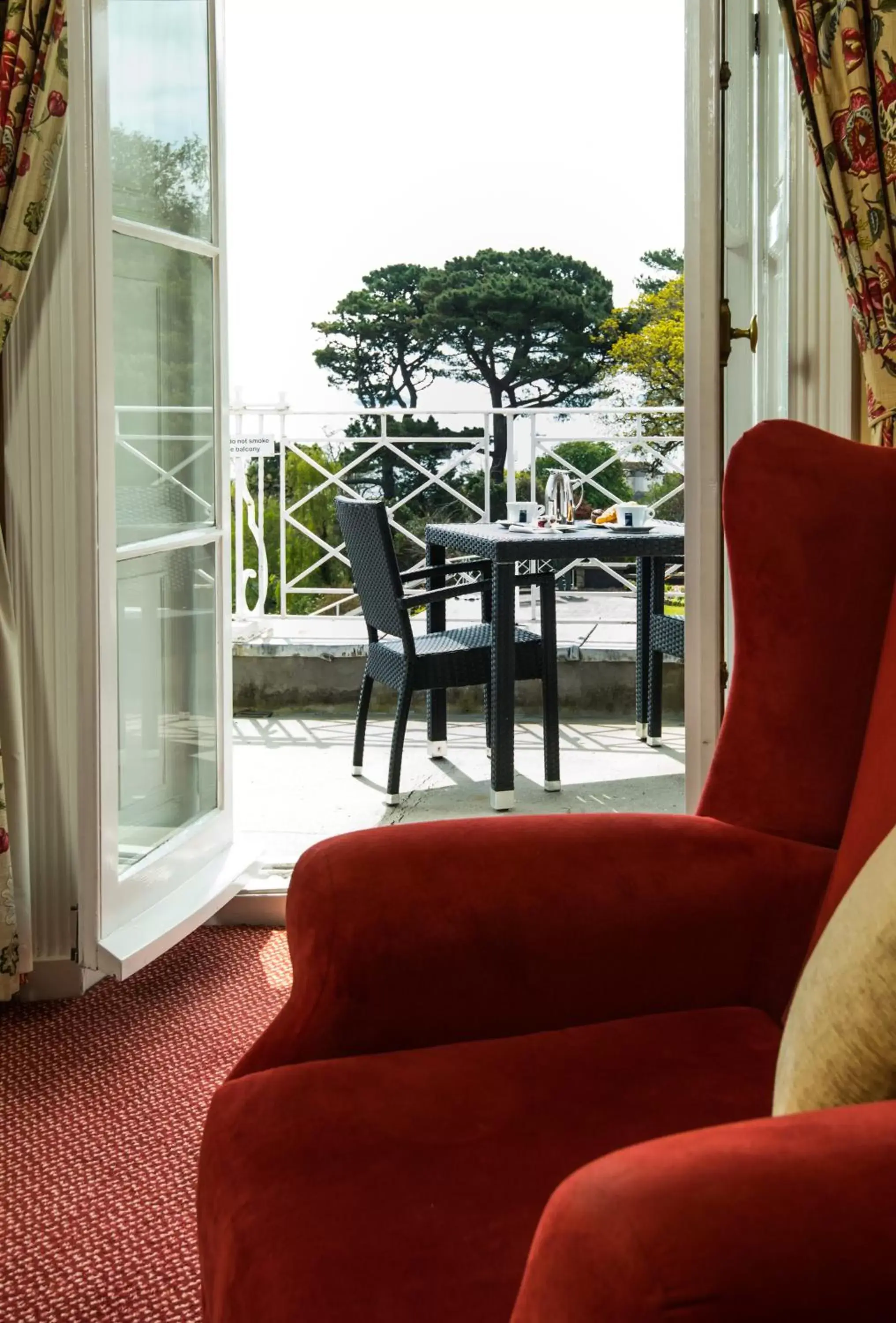 View (from property/room), Seating Area in Cliffden Hotel