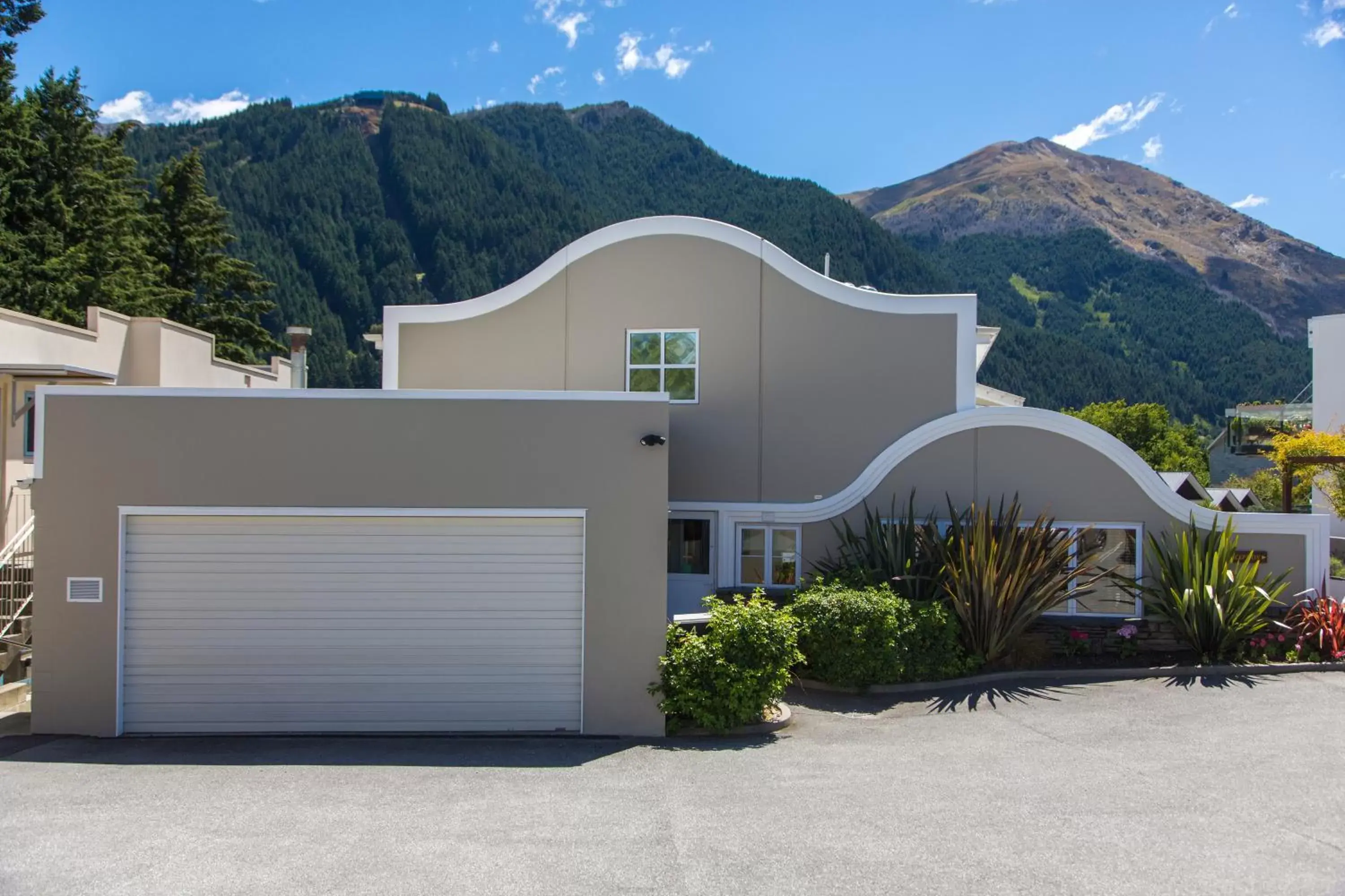 Property building in The Central Hotel Queenstown, A Naumi Chapter Property building in The Central Hotel Queenstown, A Naumi Chapter