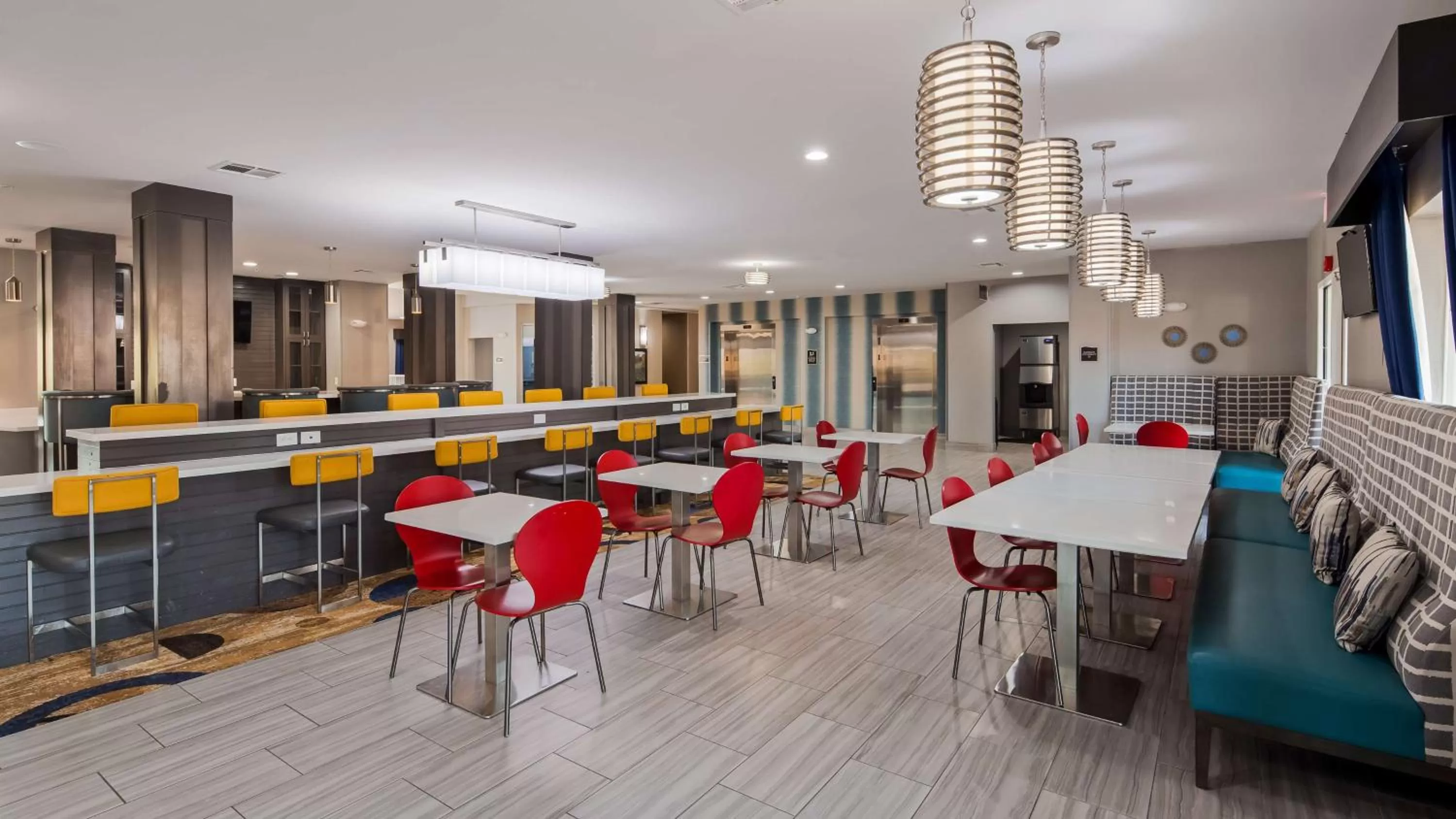 Restaurant/Places to Eat in Best Western Plus Airport Inn & Suites