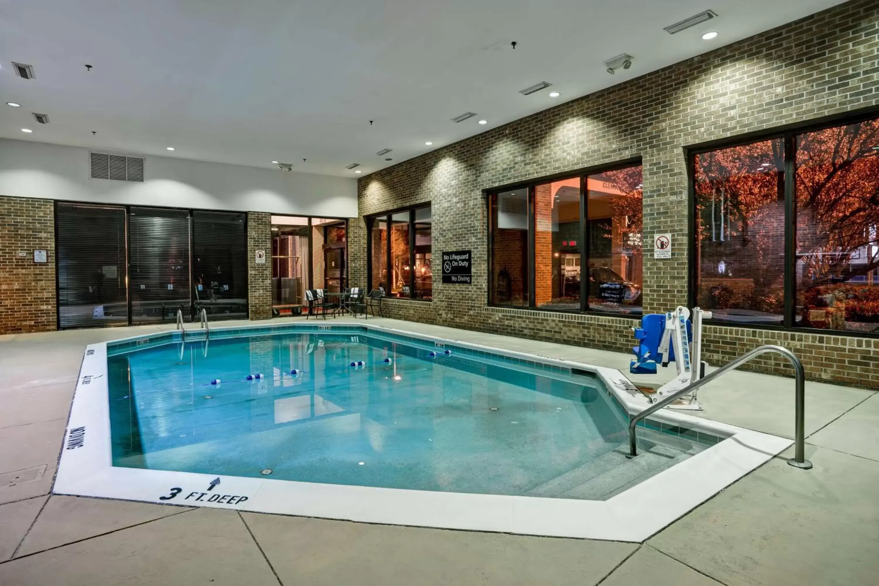 Pool view, Swimming Pool in Hampton Inn Norfolk-Naval Base