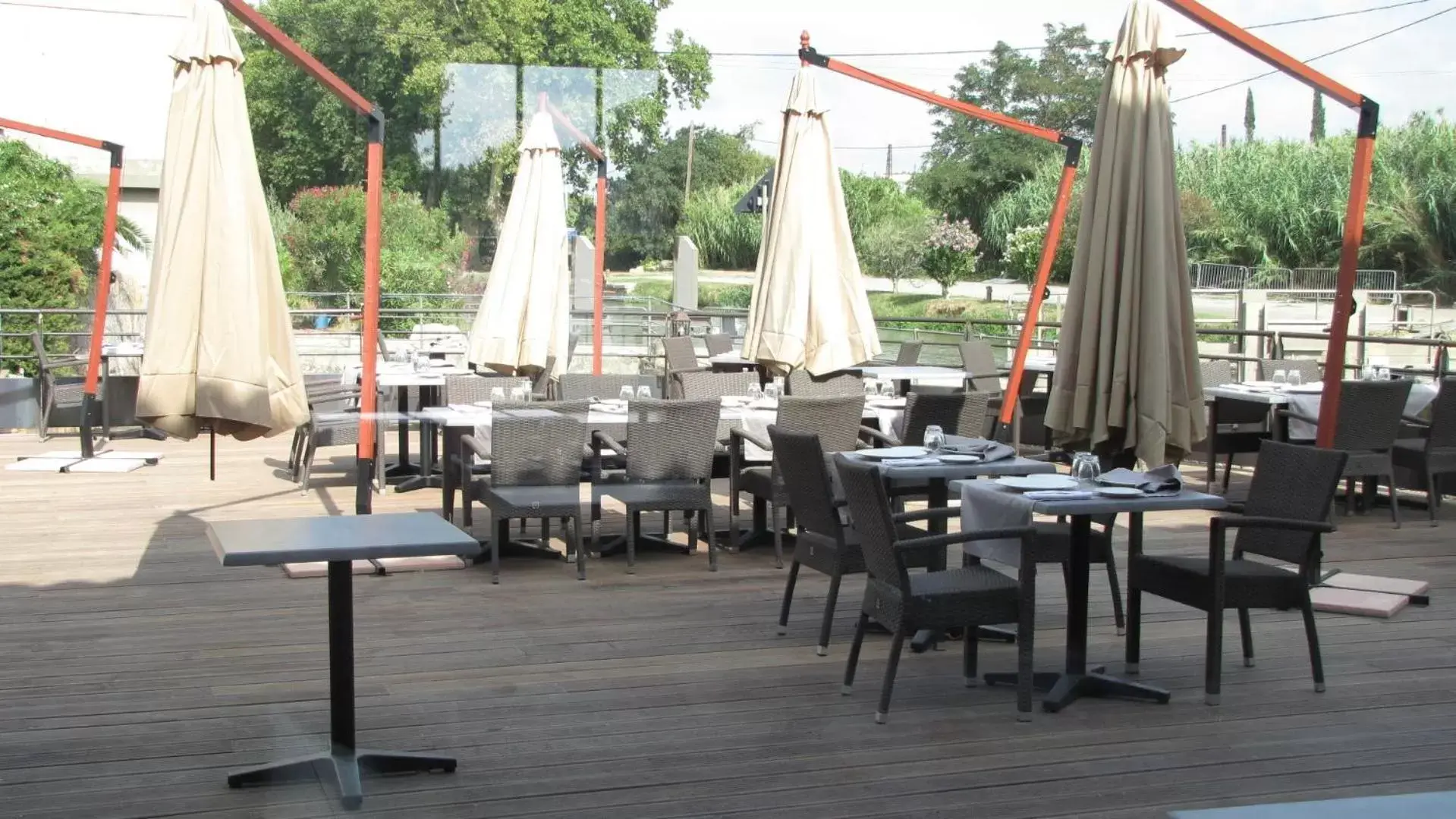 Balcony/Terrace, Restaurant/Places to Eat in Ile du Gua Suites