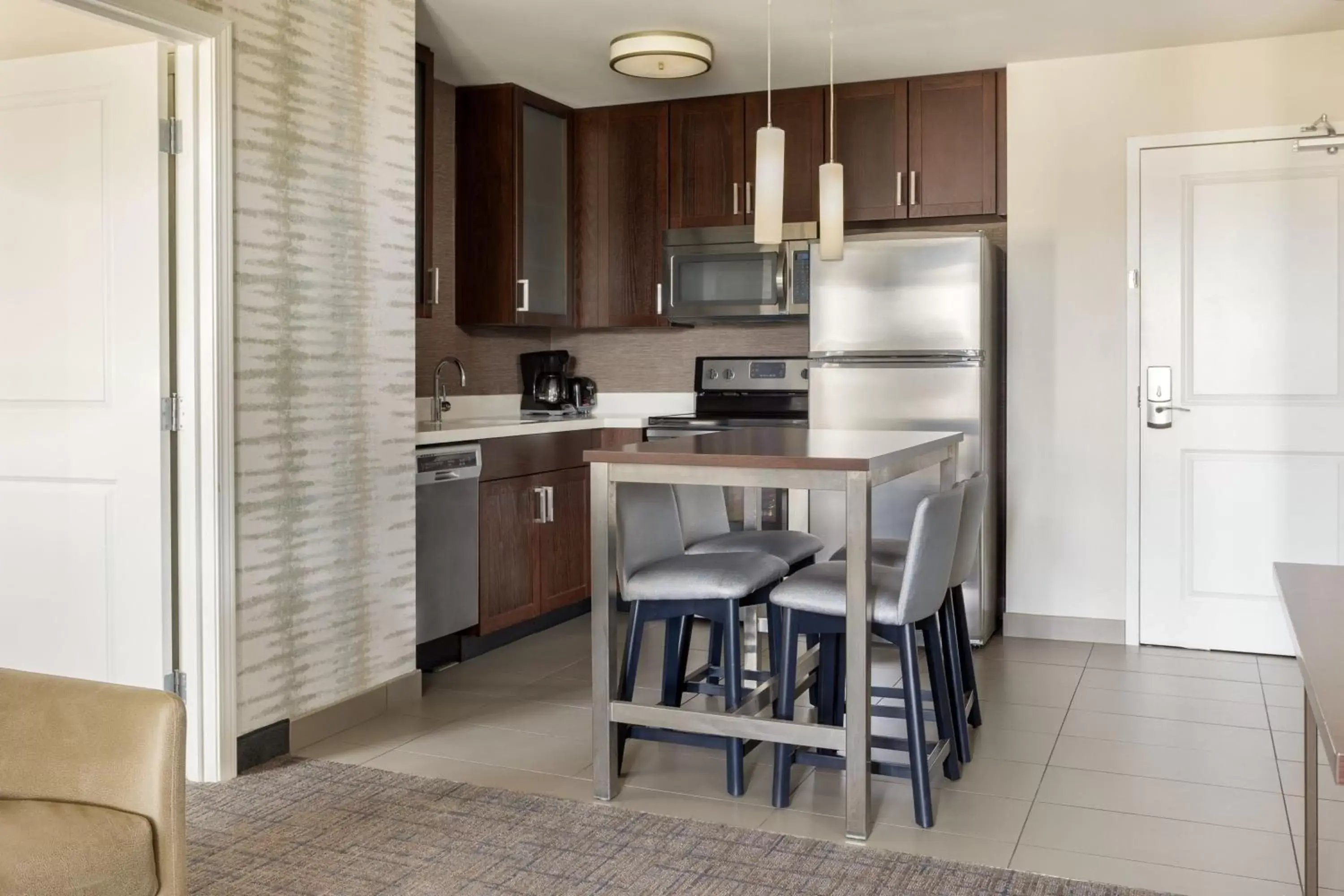 Bedroom, Kitchen/Kitchenette in Residence Inn by Marriott Corona Riverside
