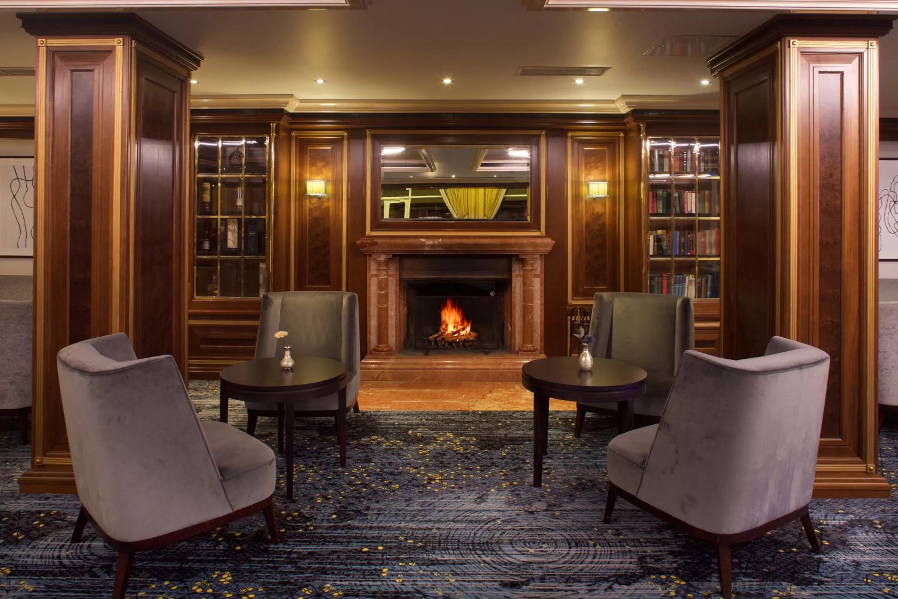 Lounge or bar in Steigenberger Hotel Der Sonnenhof