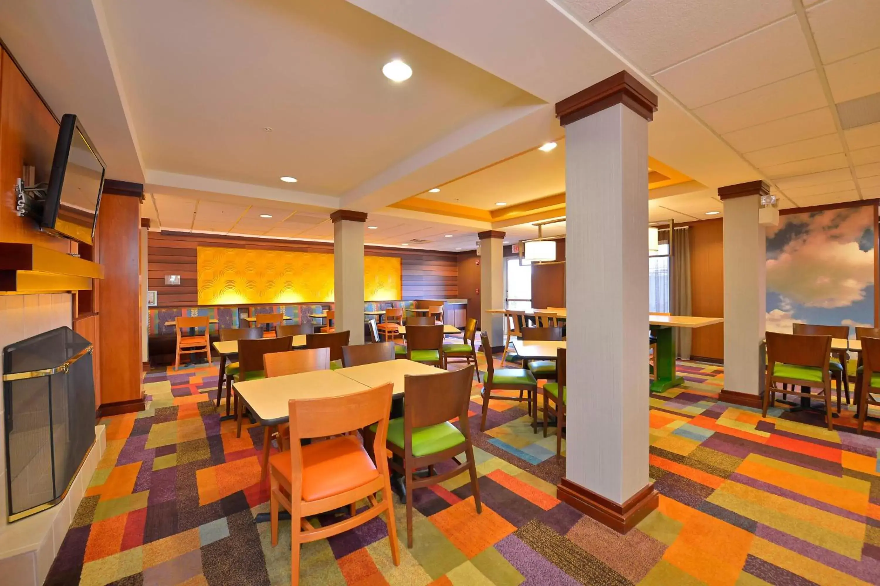 Breakfast, Restaurant/Places to Eat in Fairfield Inn and Suites by Marriott Williamsport