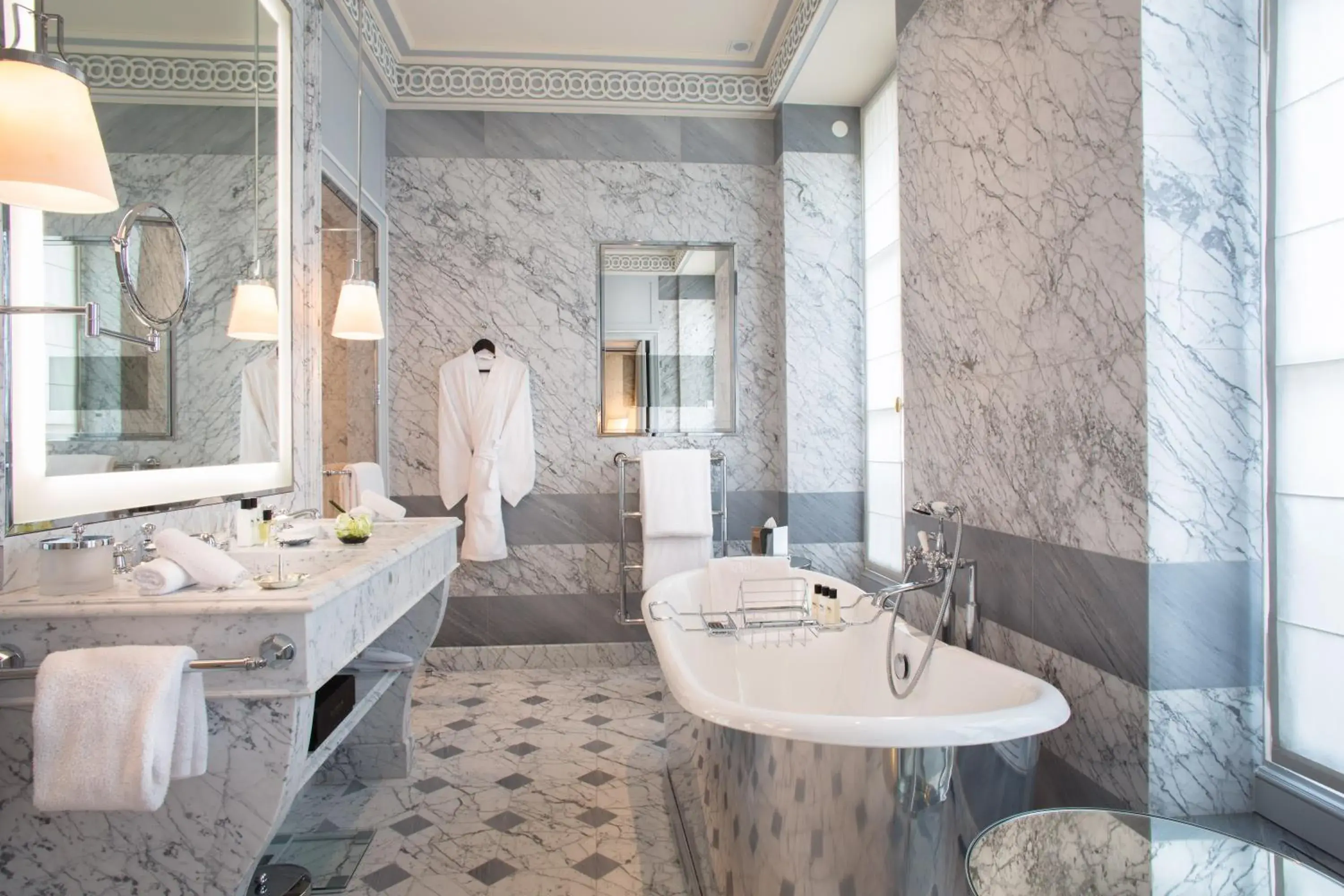 Bathroom in La Réserve Paris Hotel & Spa