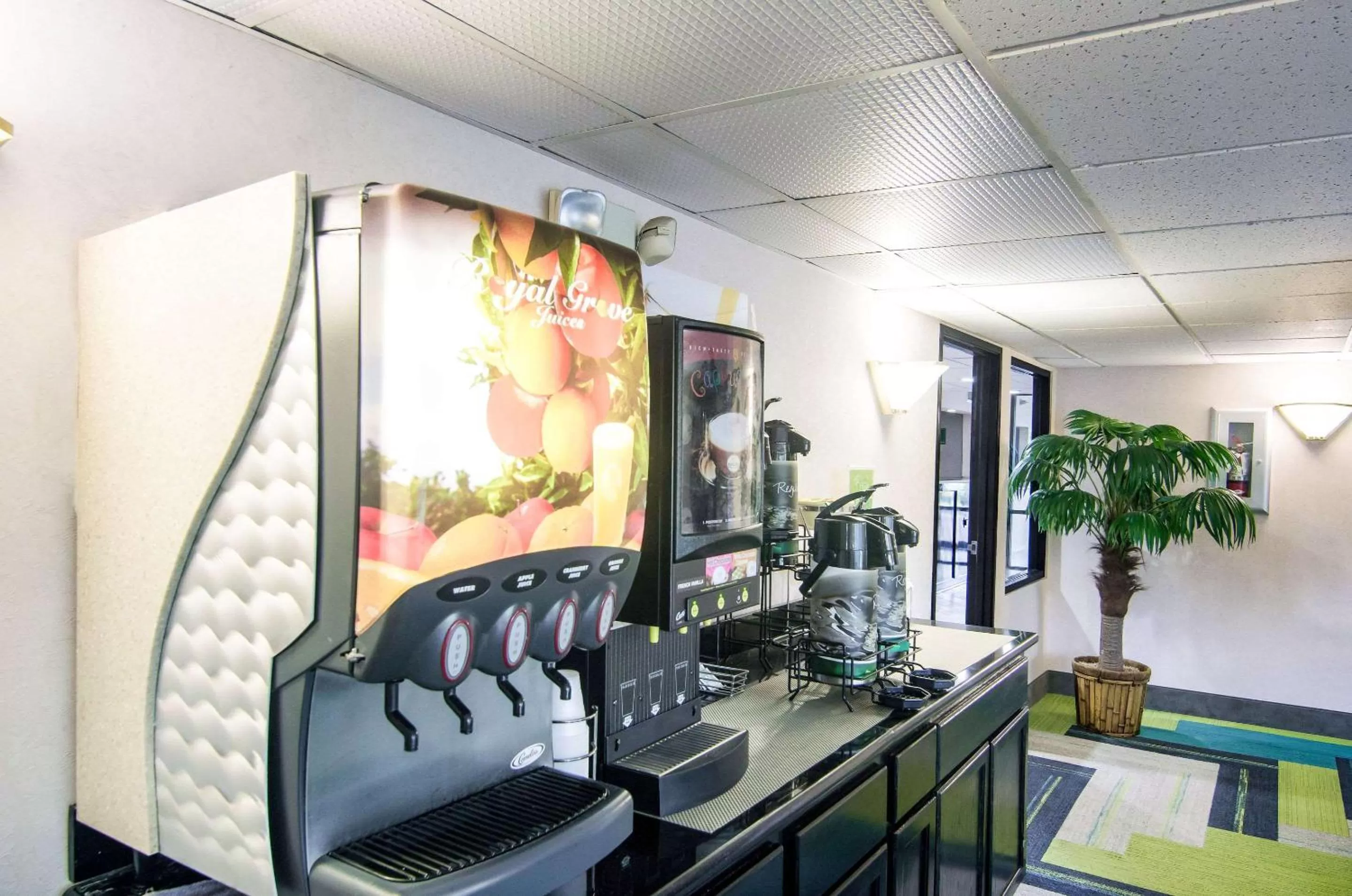 Breakfast in Quality Inn near University of Mobile