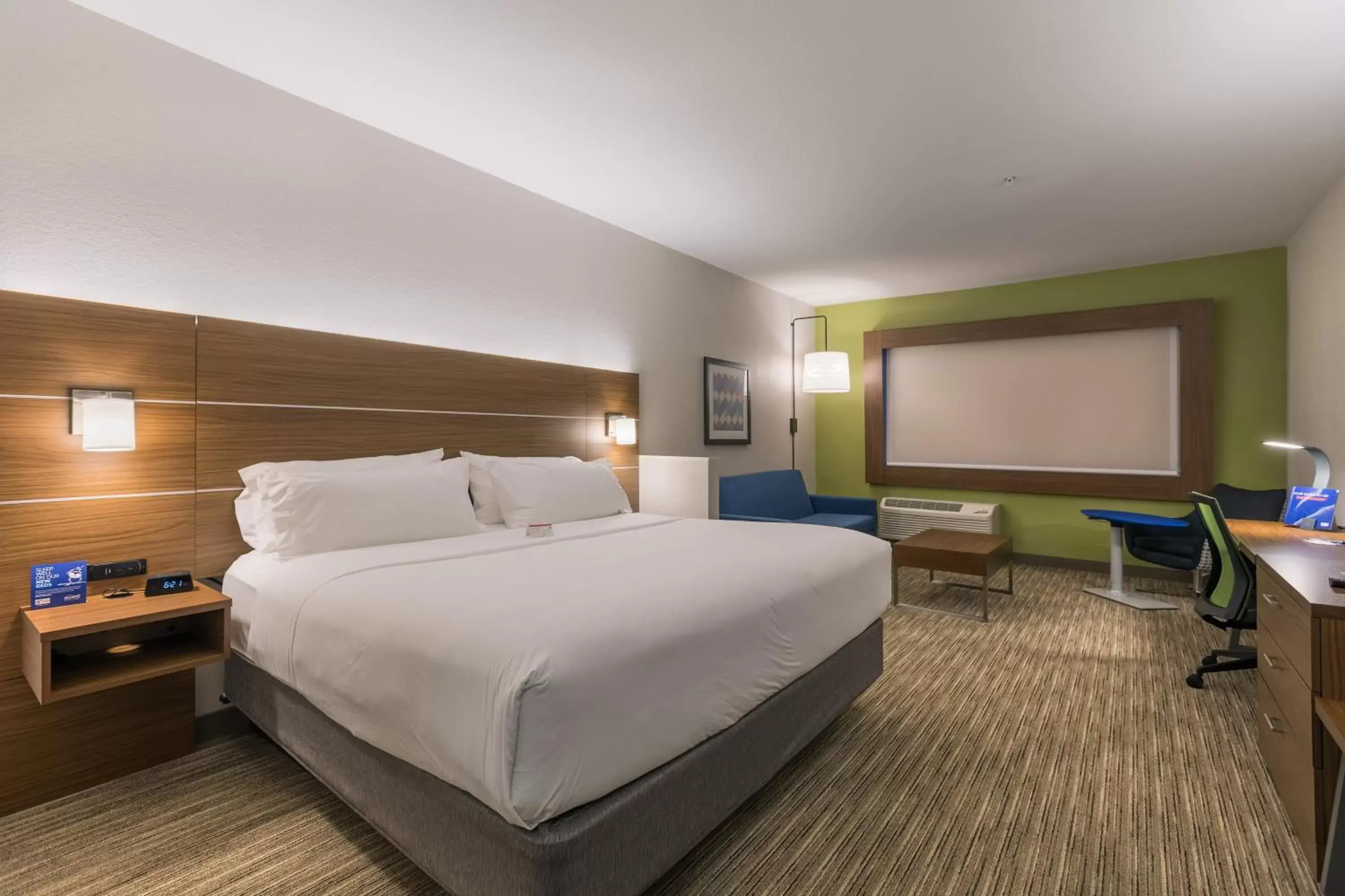 Photo of the whole room, Bed in Holiday Inn Express & Suites - San Marcos South, an IHG Hotel