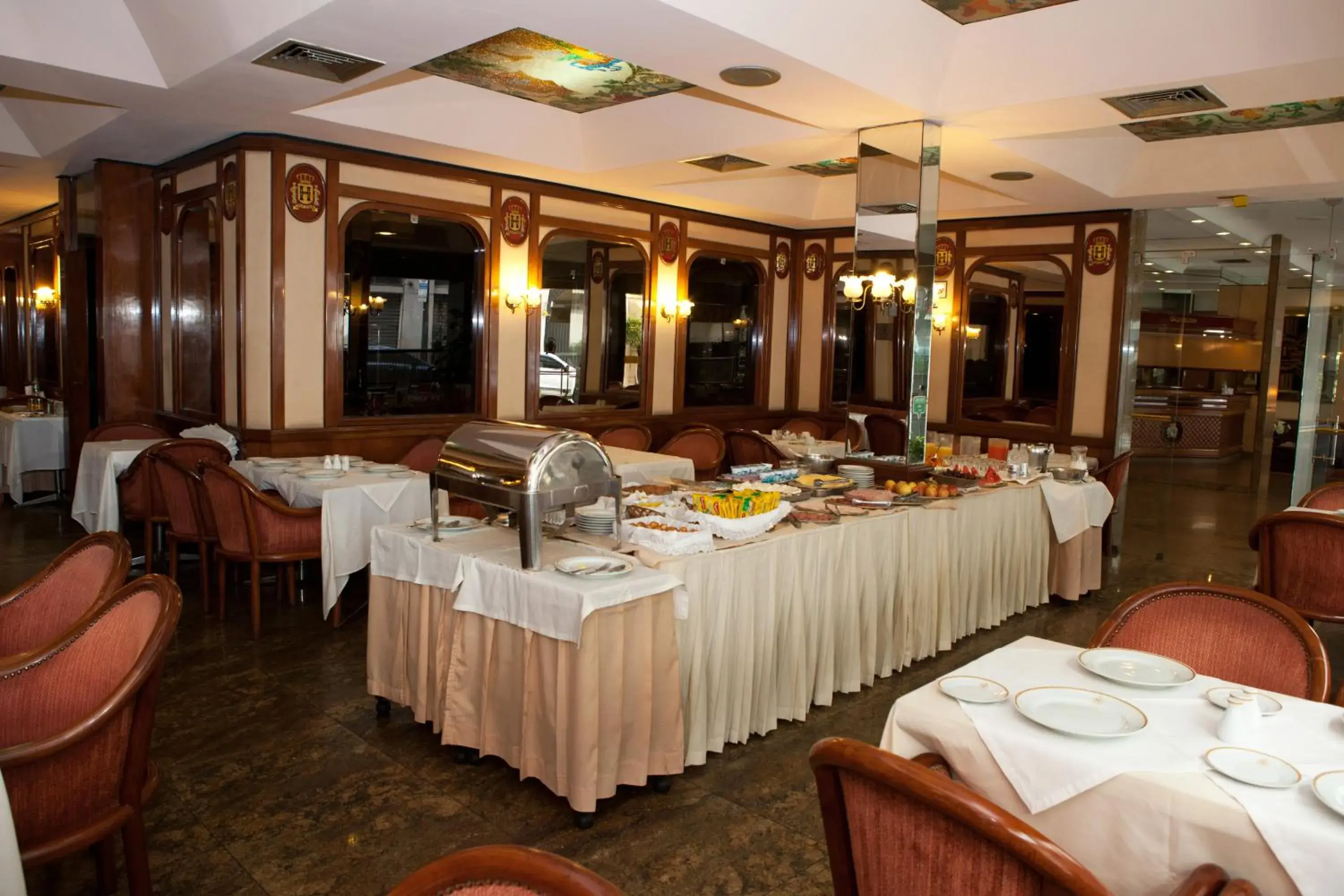 Food, Restaurant/Places to Eat in Hotel Gran Corona