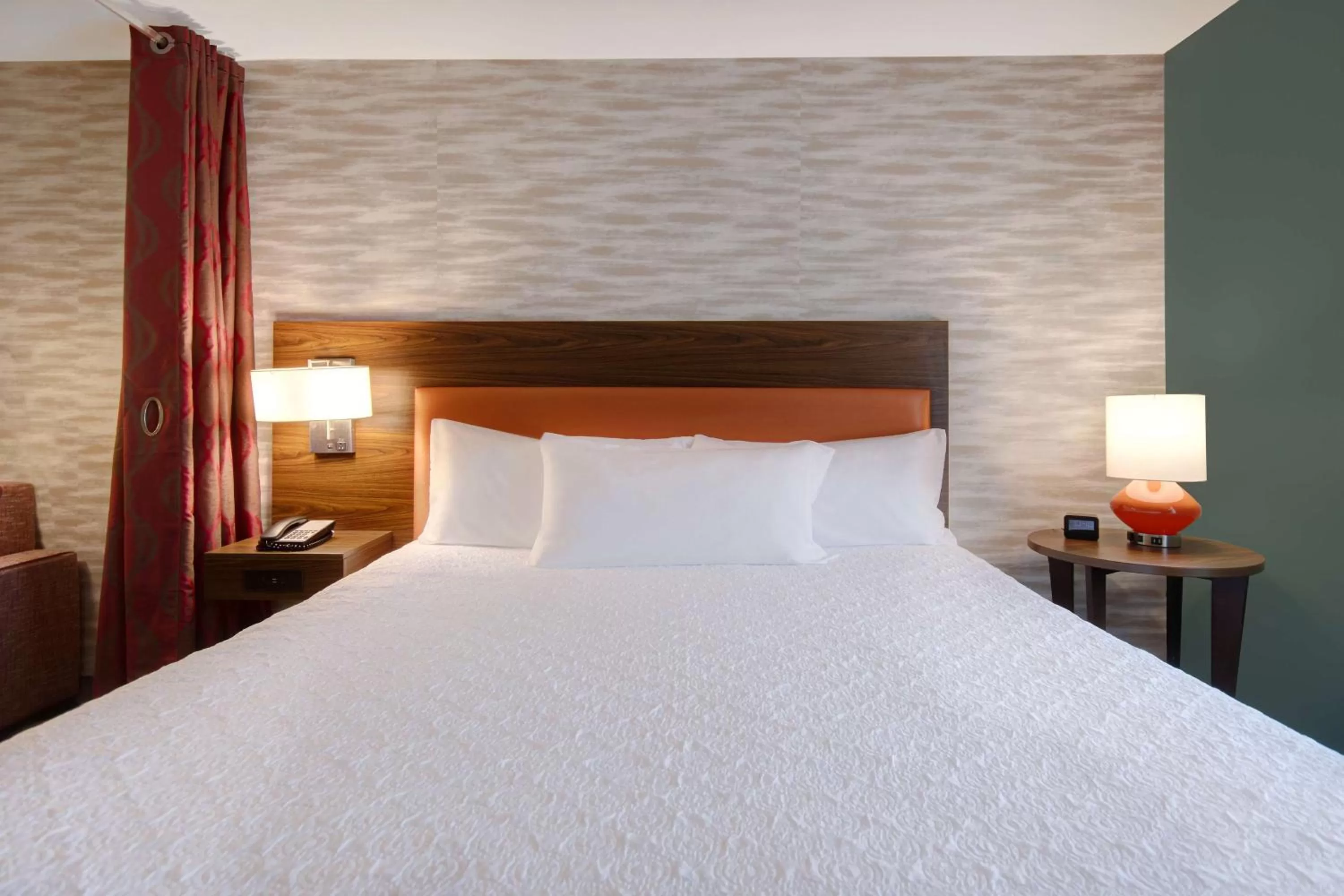 Bed in Home2 Suites By Hilton Waco