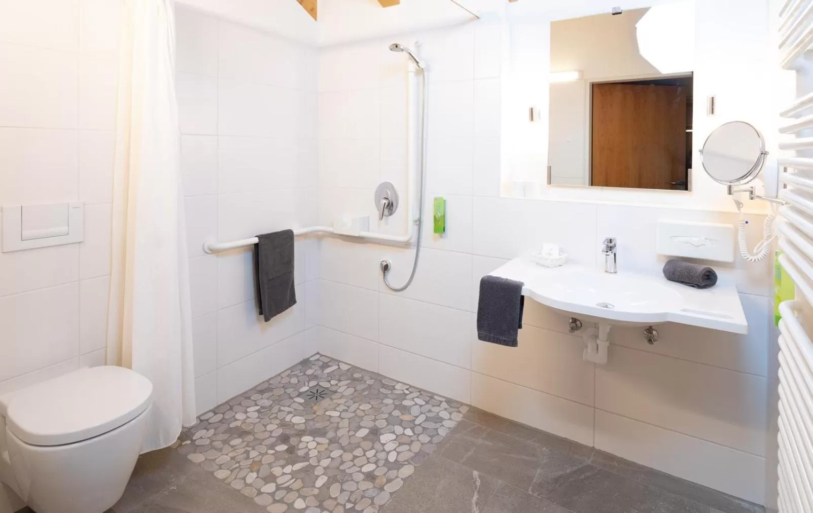 Bathroom in Familien- und Wellnesshotel "Viktoria"