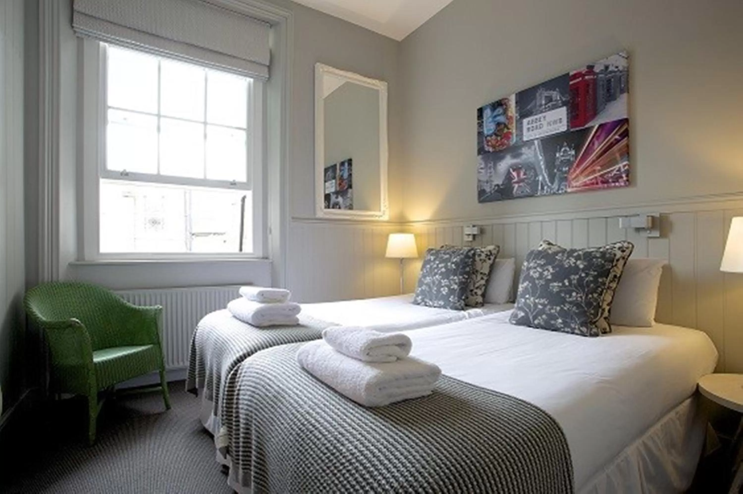 Photo of the whole room, Bed in Georgian House Hotel