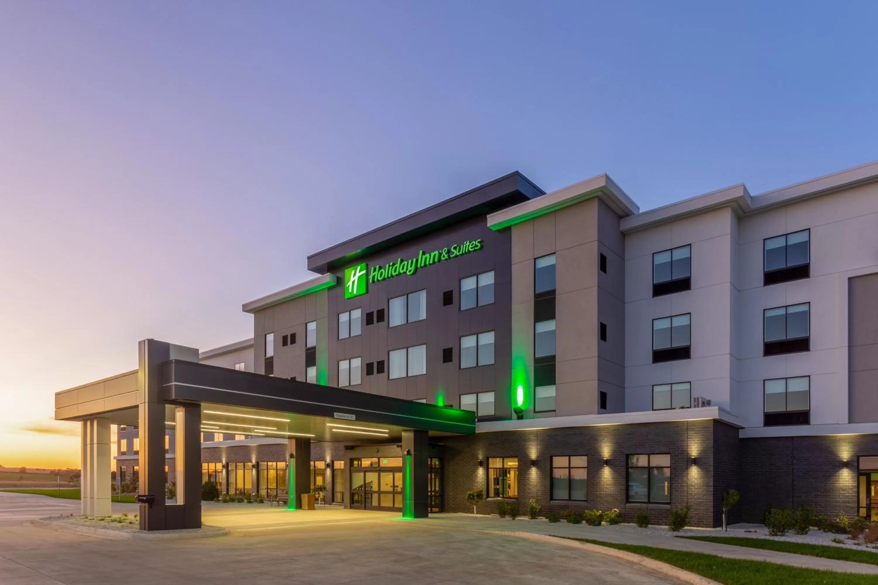 Holiday Inn & Suites Cedar Falls-Waterloo Event Ctr by IHG