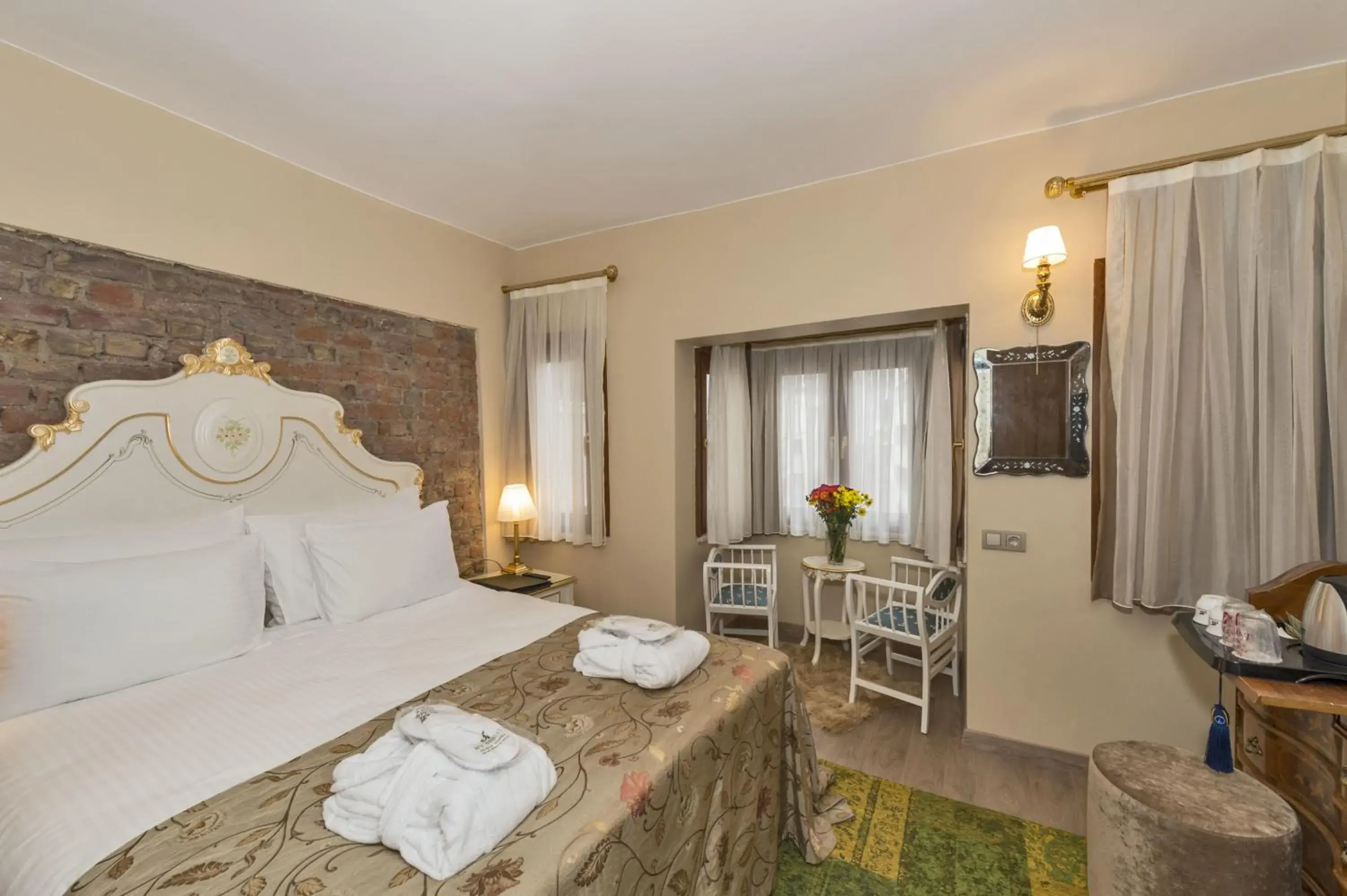 Bedroom, Bed in By Murat Royal Hotel Galata Bedroom, Bed in By Murat Royal Hotel Galata