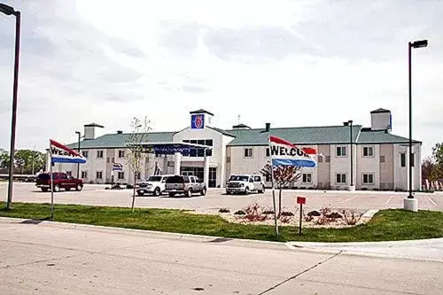 Property Building in Motel 6-Grand Island, NE