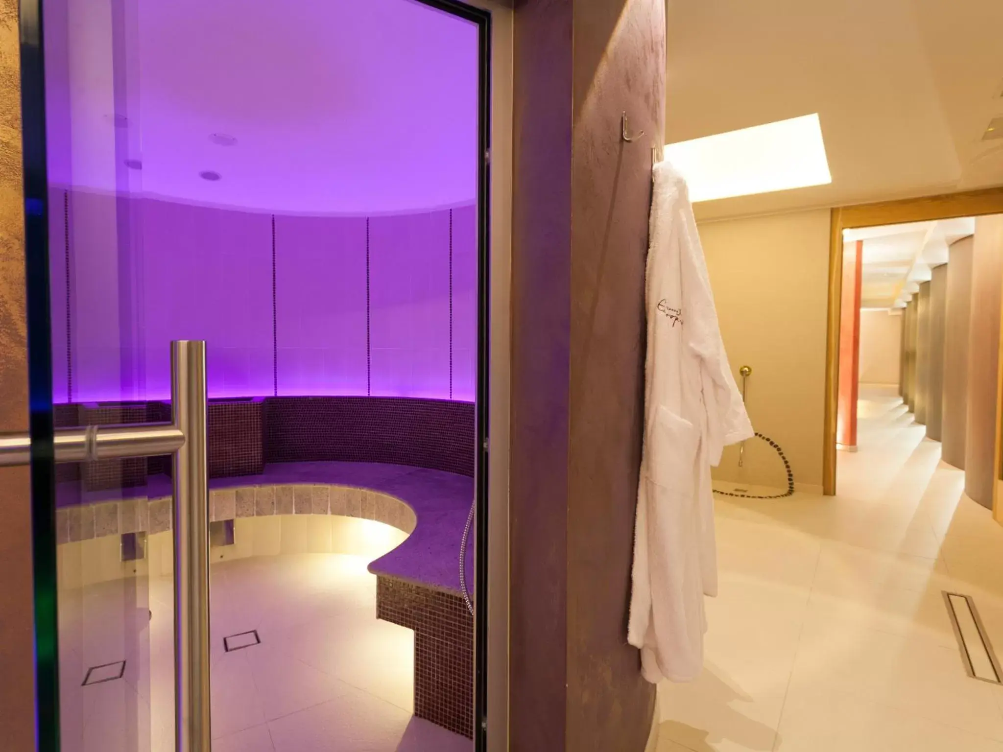 Spa and wellness centre/facilities, Bathroom in Hotel Europeo Alpine Charme & Wellness