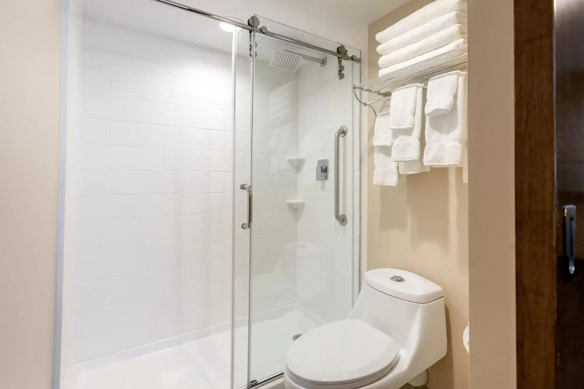 Shower, Bathroom in Country Inn & Suites by Radisson, Grandville-Grand Rapids West, MI