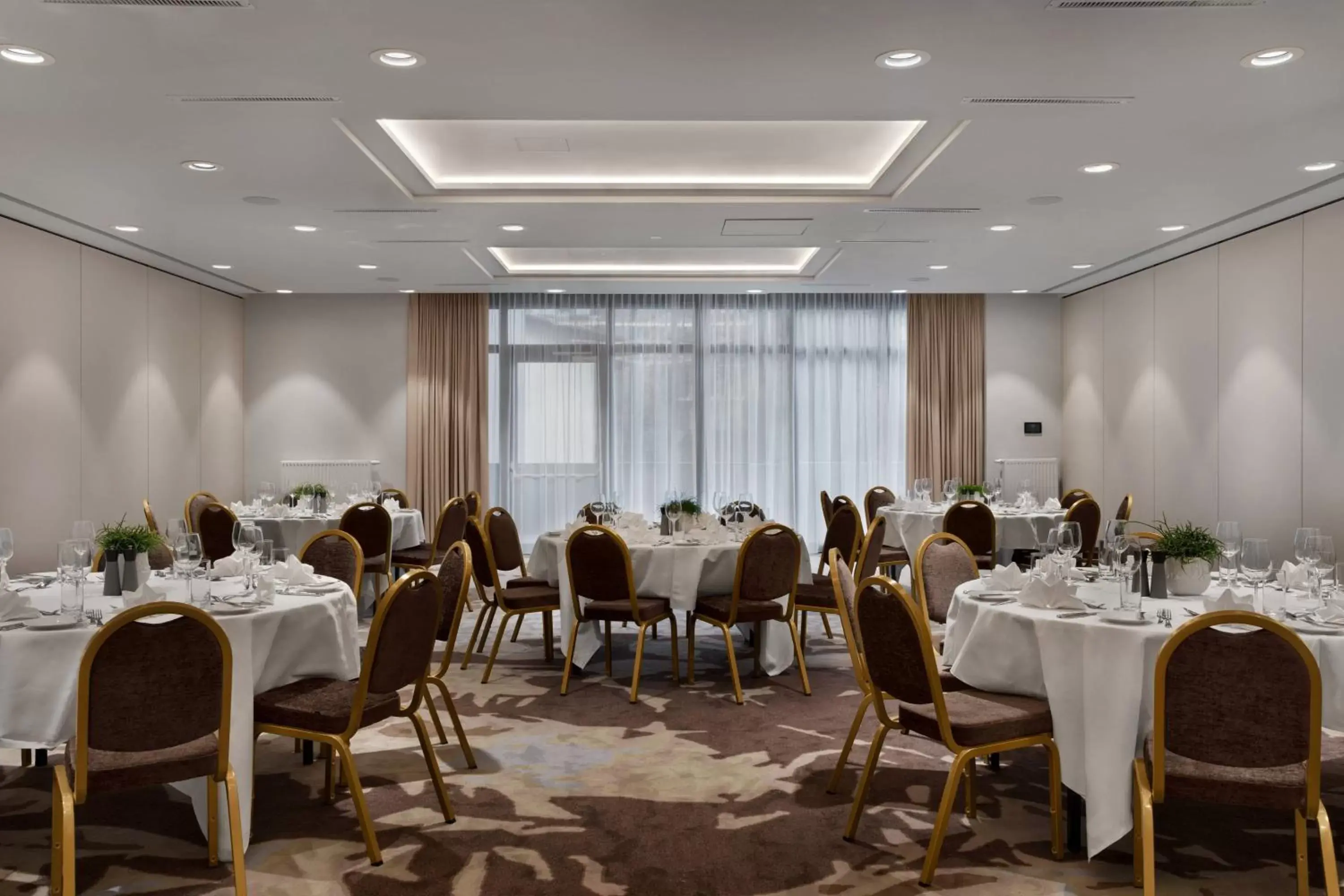 Meeting/conference room, Restaurant/Places to Eat in AC Hotel by Marriott Innsbruck