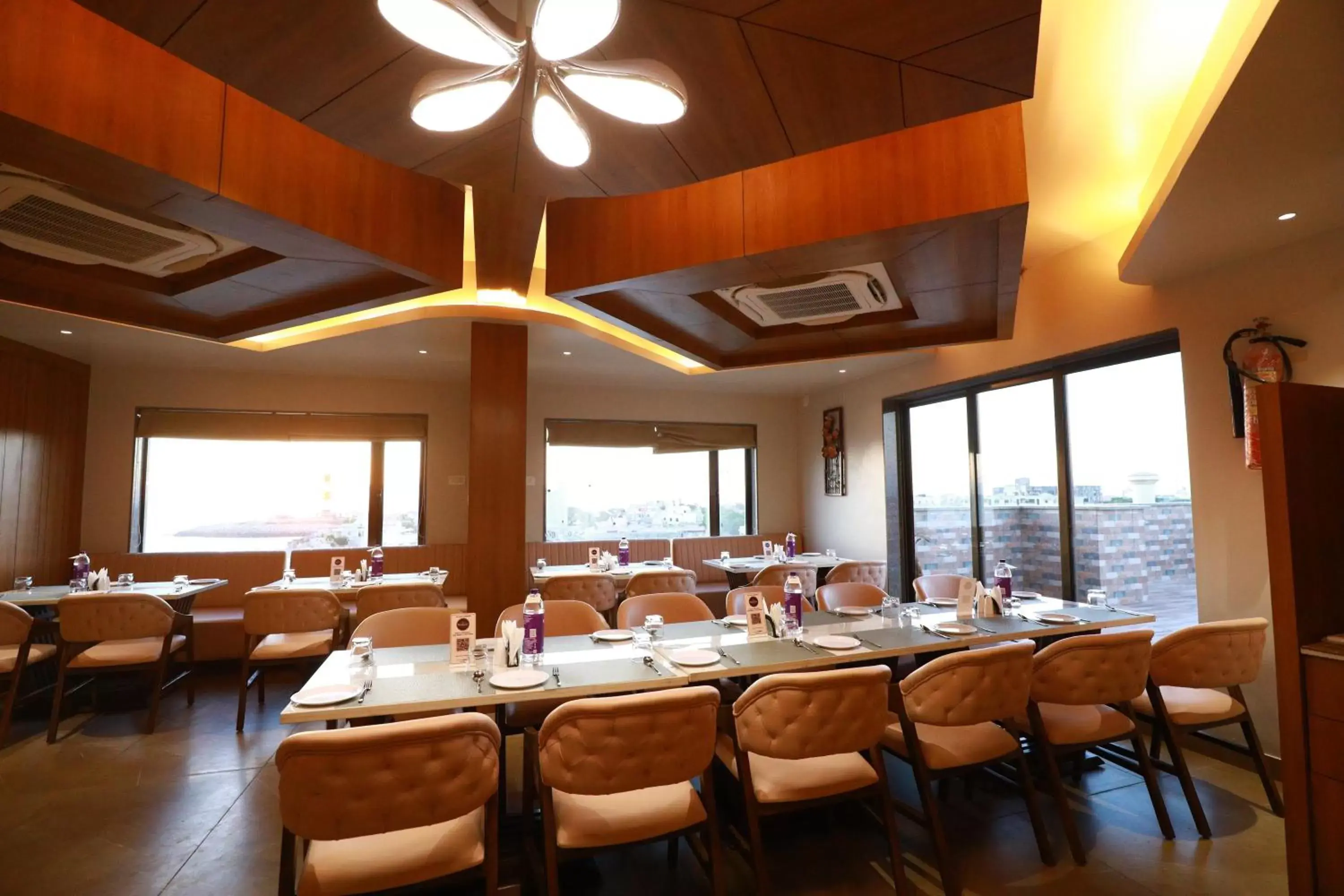 Restaurant/places to eat in HOTEL THE GRANDLADHUKARA Restaurant/places to eat in HOTEL THE GRANDLADHUKARA