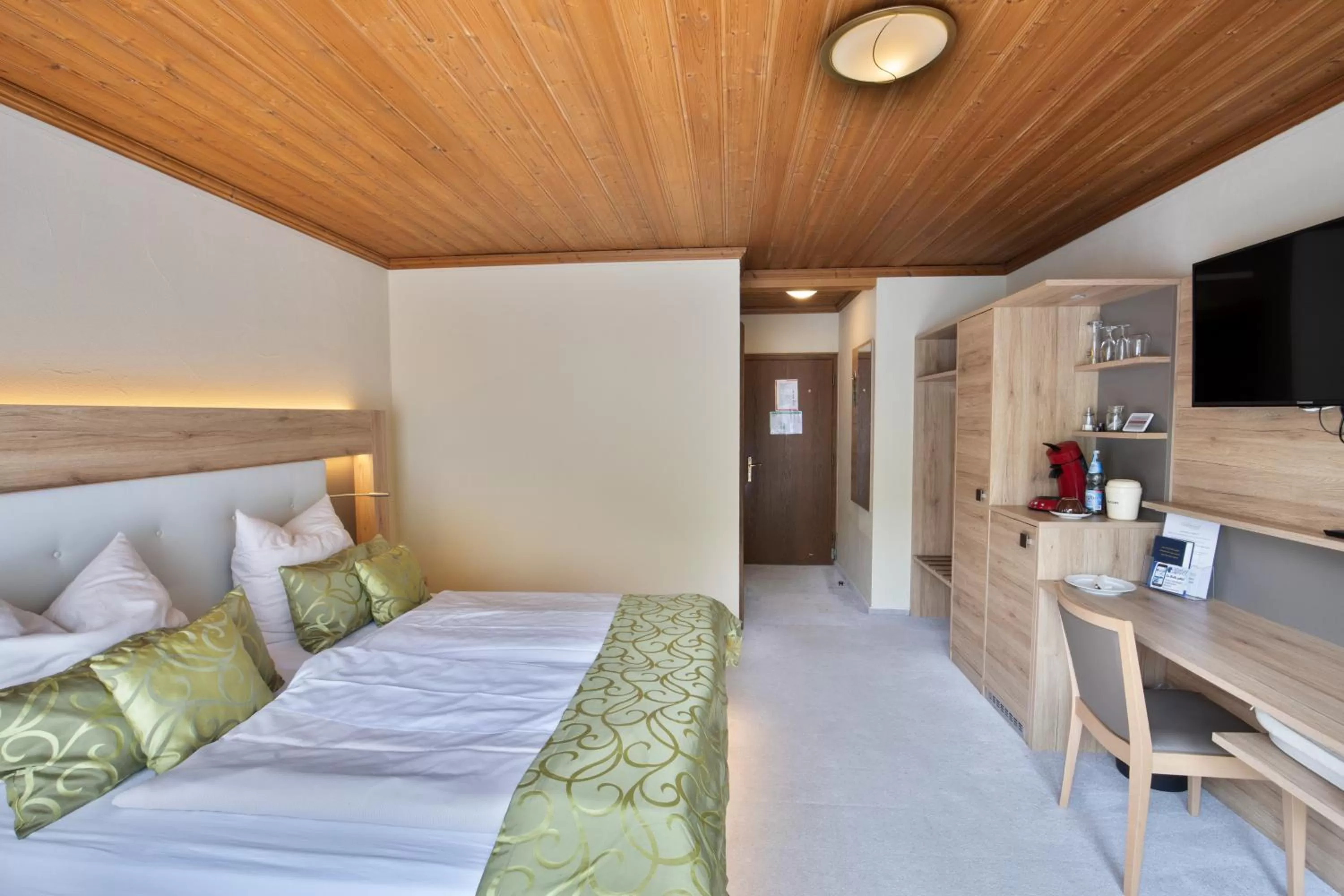 Photo of the whole room, Bed in Deeke's Quellenhof