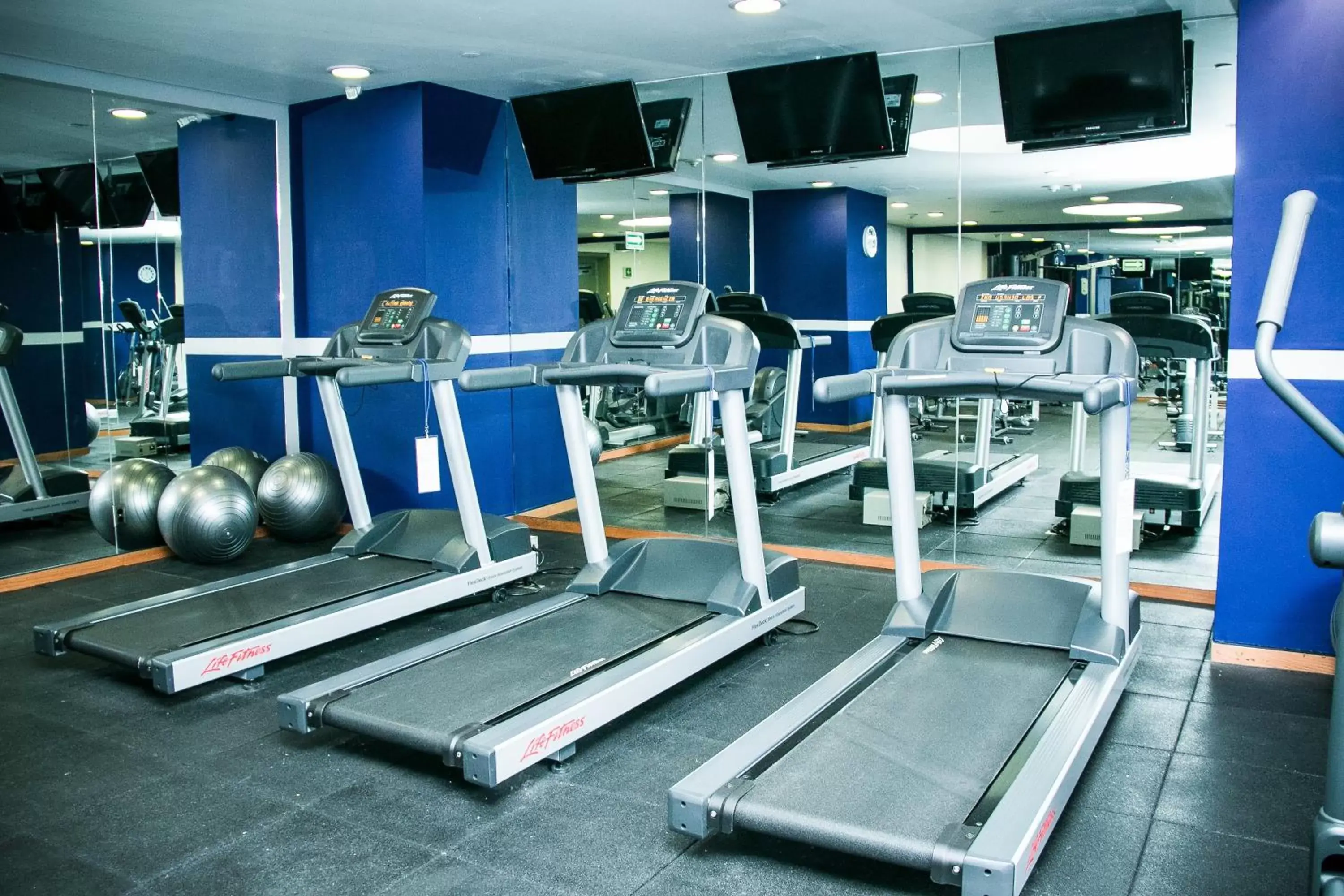 Fitness centre/facilities, Fitness Center/Facilities in Holiday Inn Express Mexico Reforma, an IHG Hotel