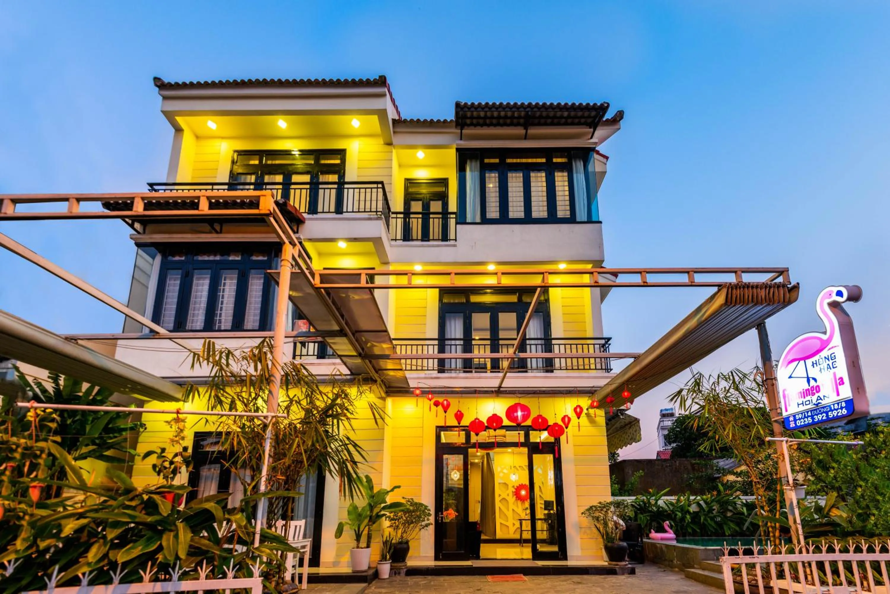 Garden in Flamingo Villa Homestay - Big Rooms with Balcony - Close to Hoi An Old Town 200m & Temple Bridge - Large Outside Pool for Sun Bathing