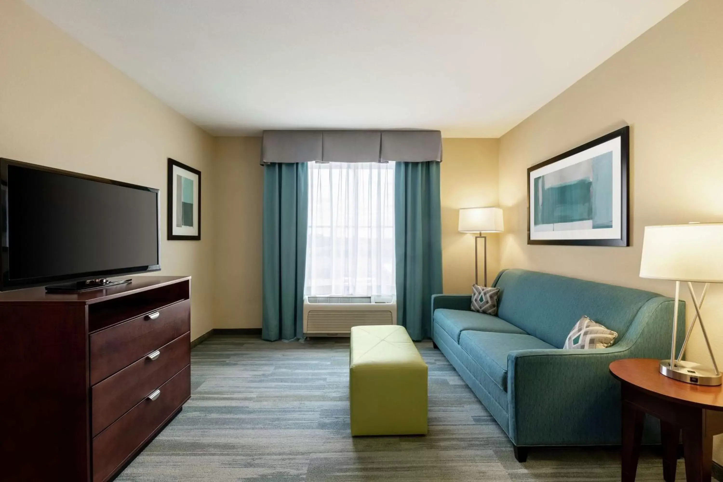 Bedroom, Seating Area in Homewood Suites by Hilton Macon-North