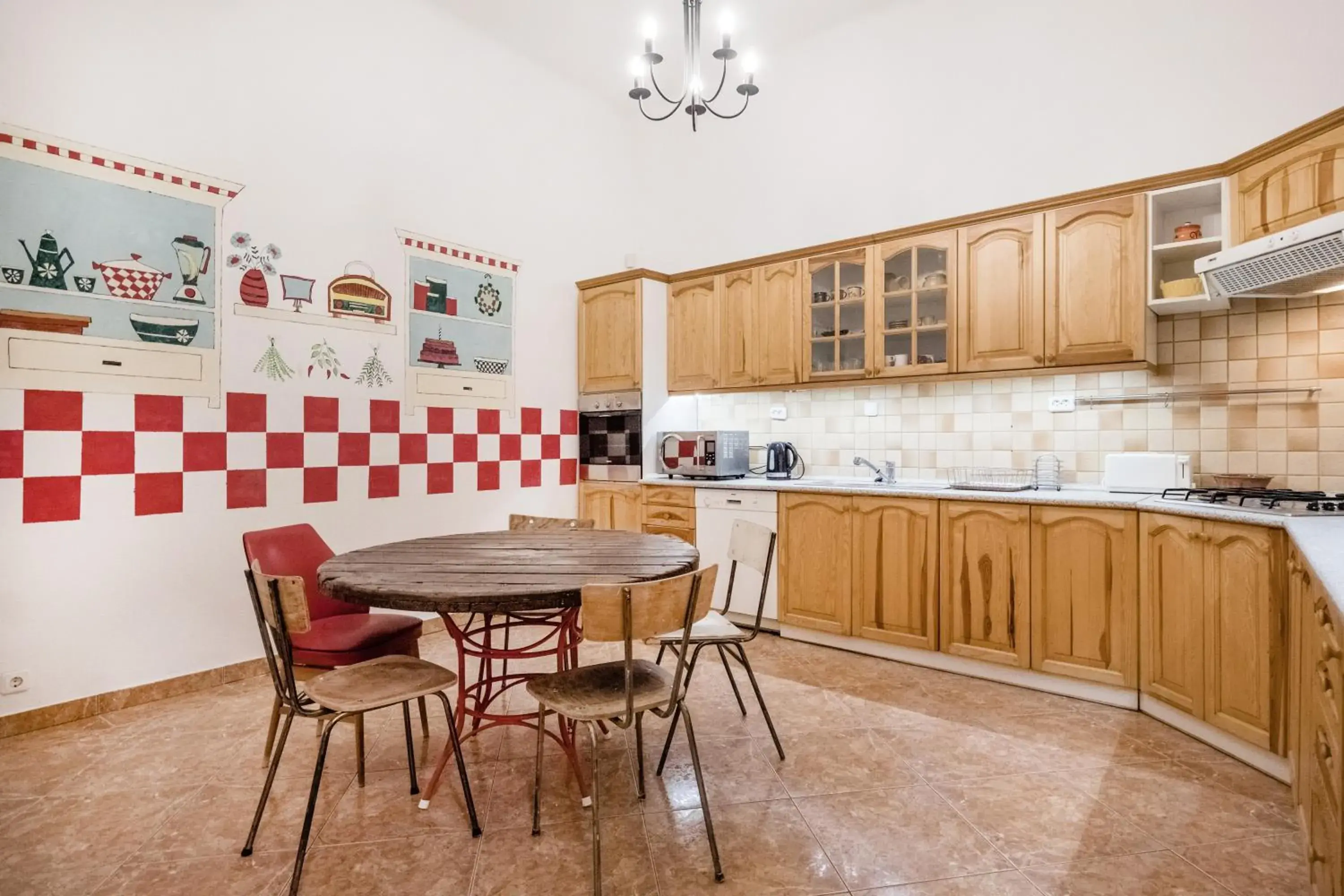 Communal kitchen in Baroque Hostel & Coworking