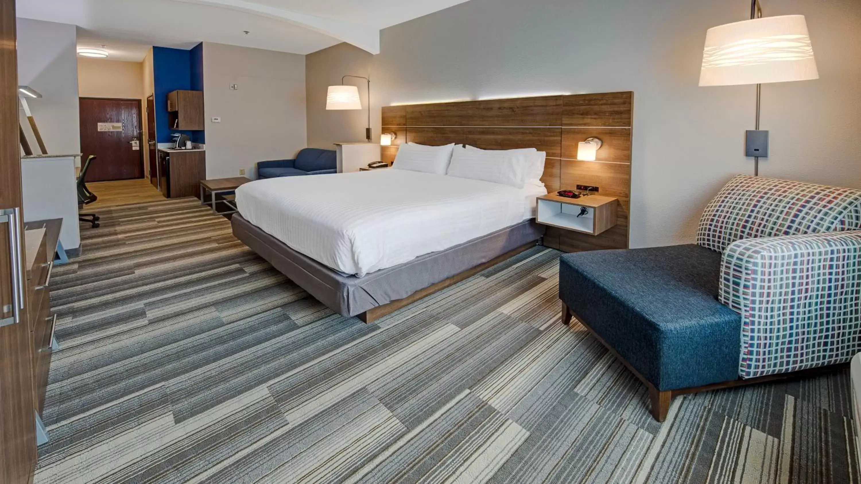 Photo of the whole room, Bed in Holiday Inn Express Hotel and Suites Corsicana I-45, an IHG Hotel