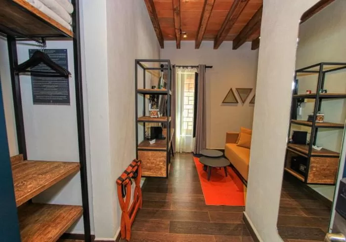 Antigua Trece Hotel Fusión