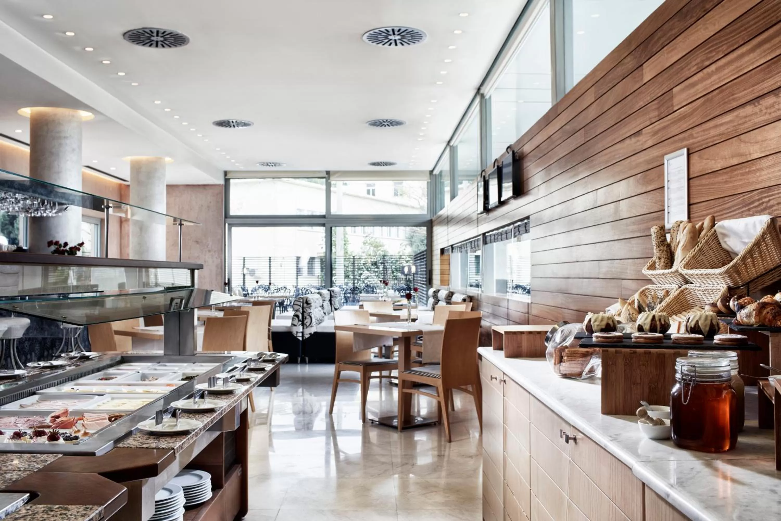 Restaurant/Places to Eat in Civitel Olympic