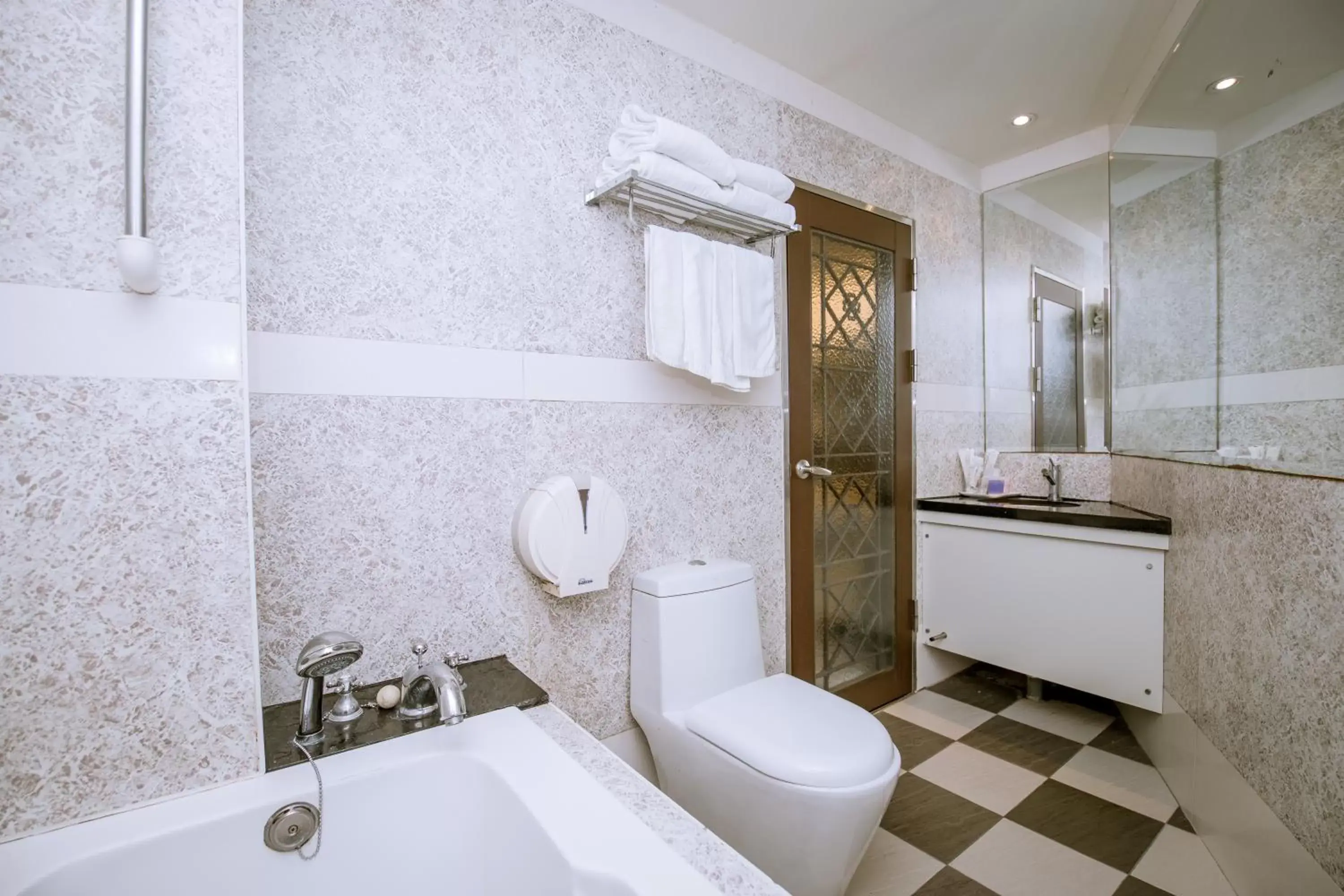 Shower, Bathroom in Guide Hotel Taipei Xinyi