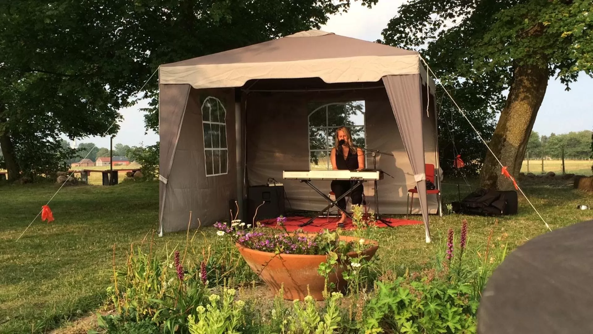 Garden in Tryde 1303 B&B på Österlen