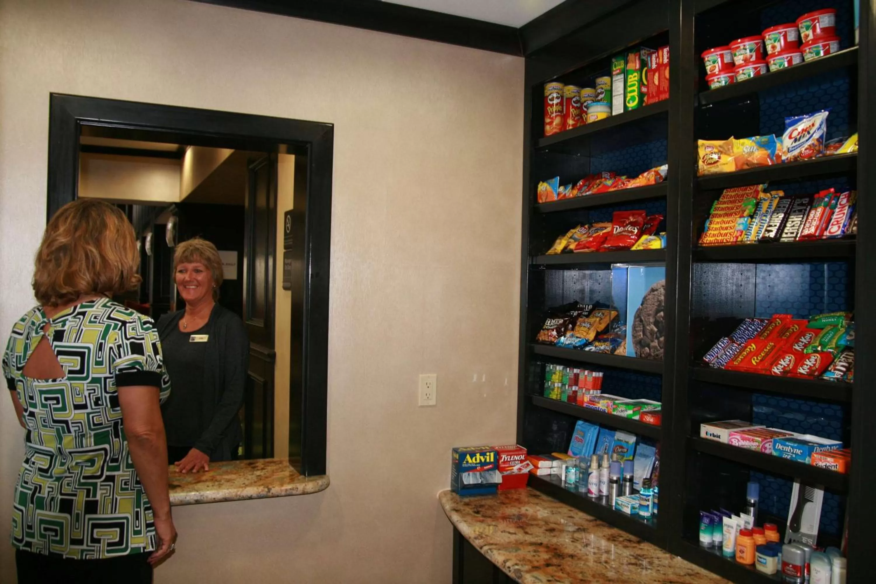 Restaurant/places to eat in Hampton Inn & Suites Decatur