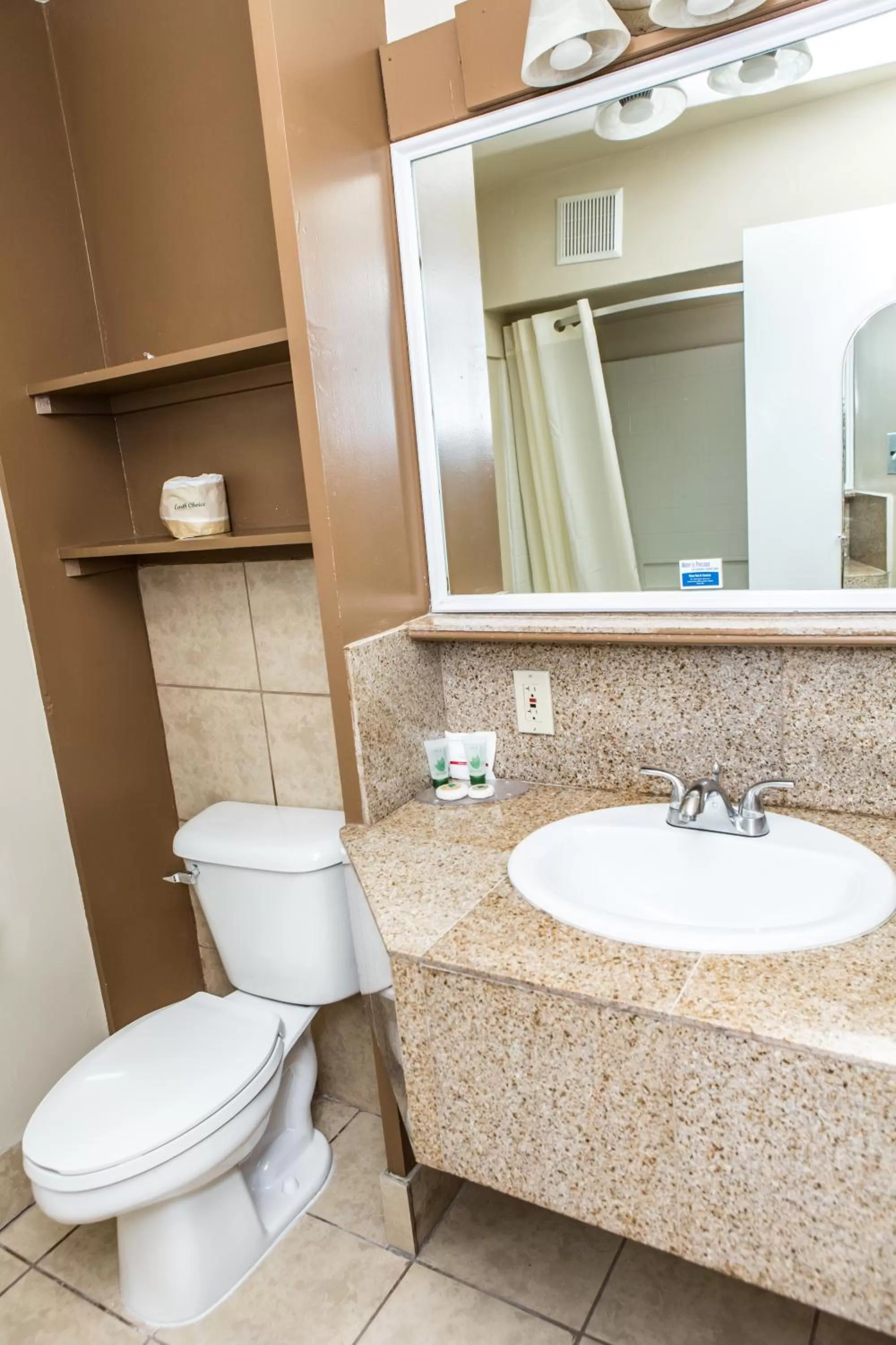 Bathroom in Pelican Inn