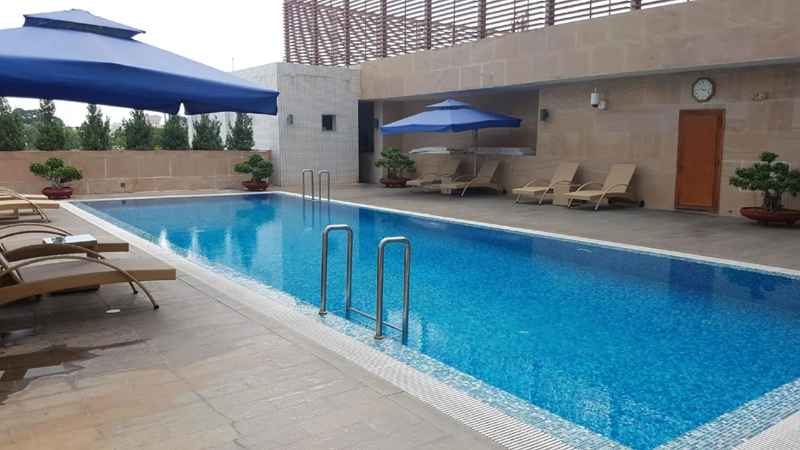 Balcony/Terrace, Swimming Pool in Petro Hotel