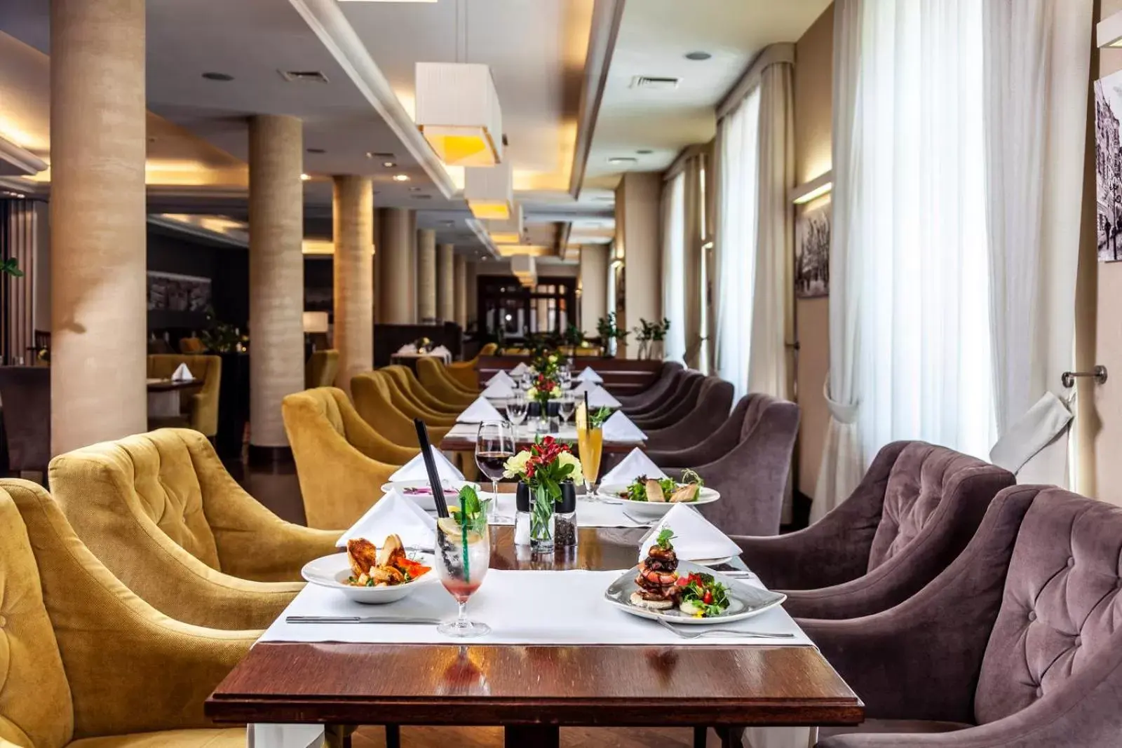 Restaurant/places to eat in Warmiński Hotel & Conference